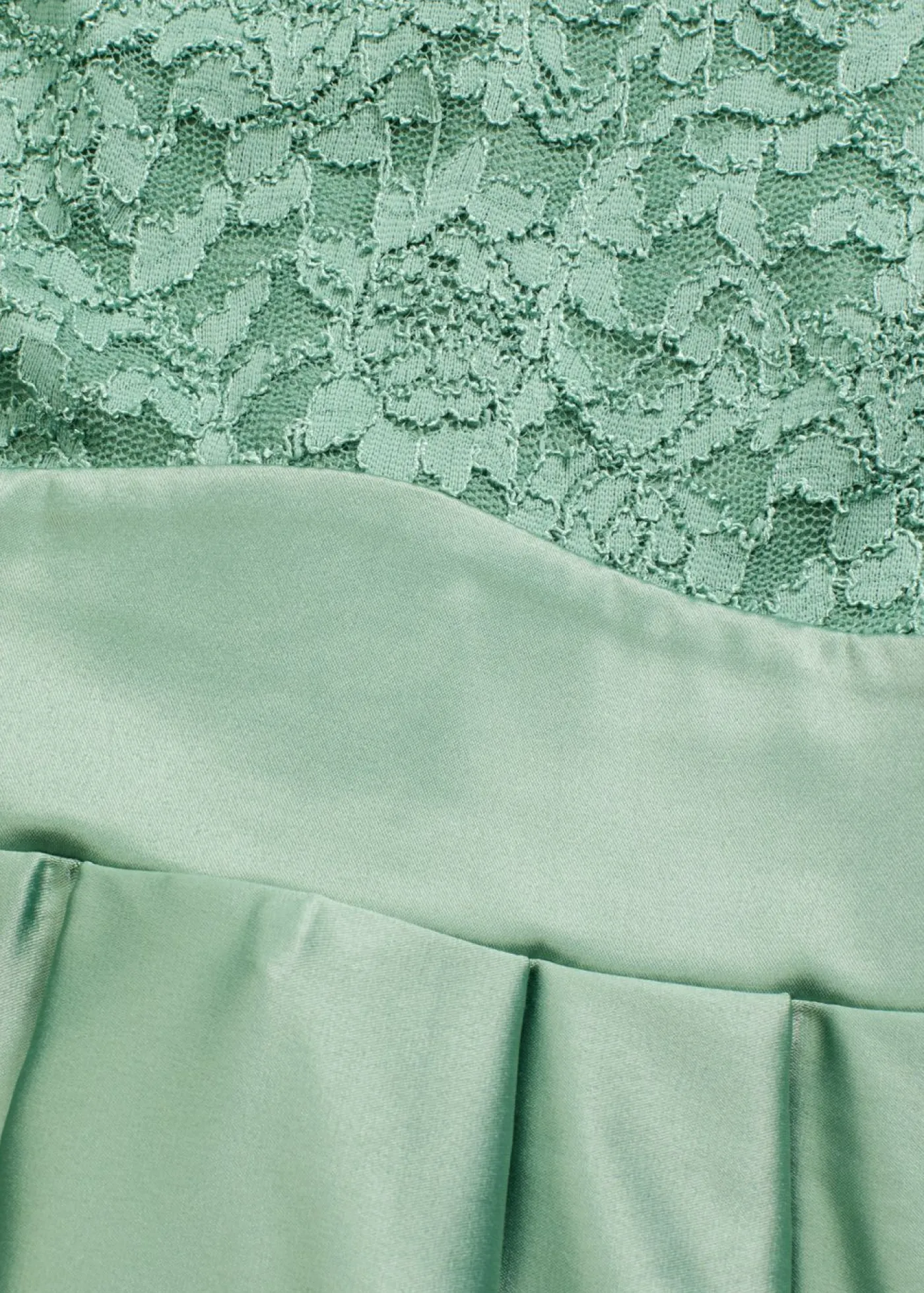 bonprix bonprix Vestido asimétrico de satén brillante con encaje Verde pastel Online