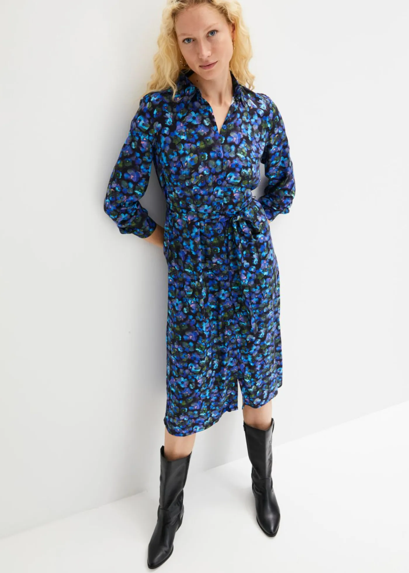 bonprix bonprix Vestido camisero verde oliva dorado/azul mar con flores Outlet