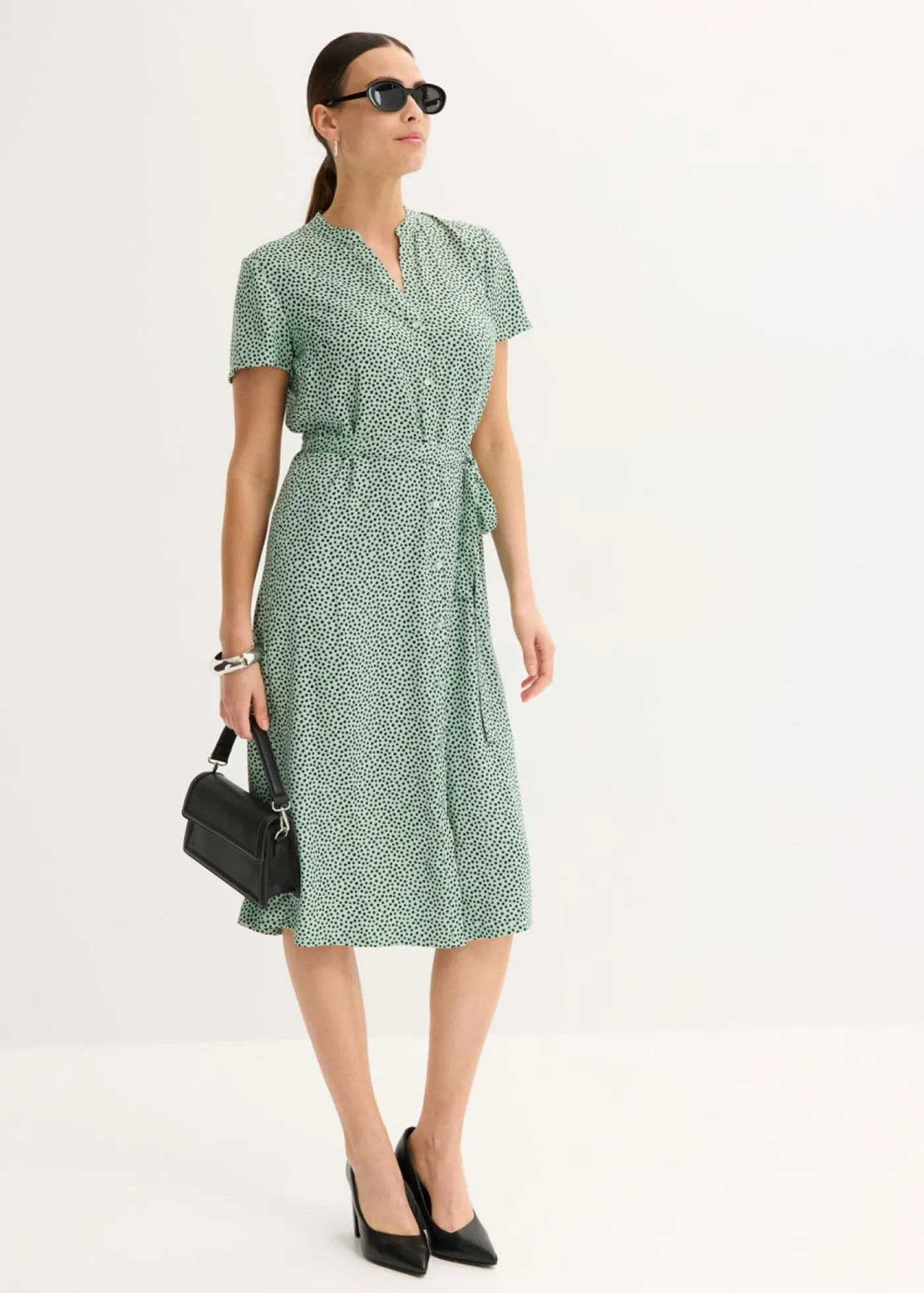 bonprix bonprix Vestido camisero con lunares verde pastel/negro topos Outlet