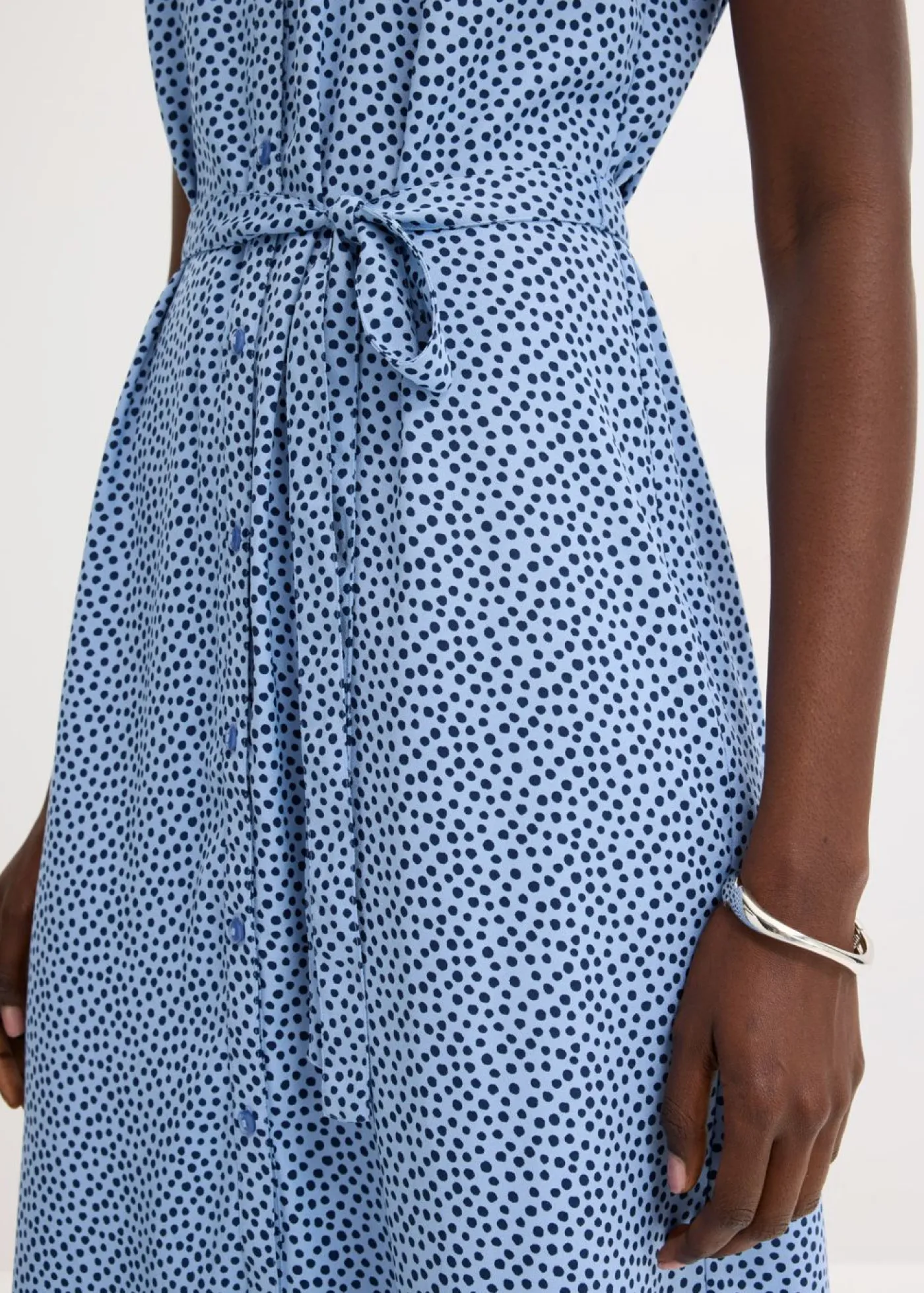 bonprix bonprix Vestido camisero con lunares azul provenzal/azul marino topos
