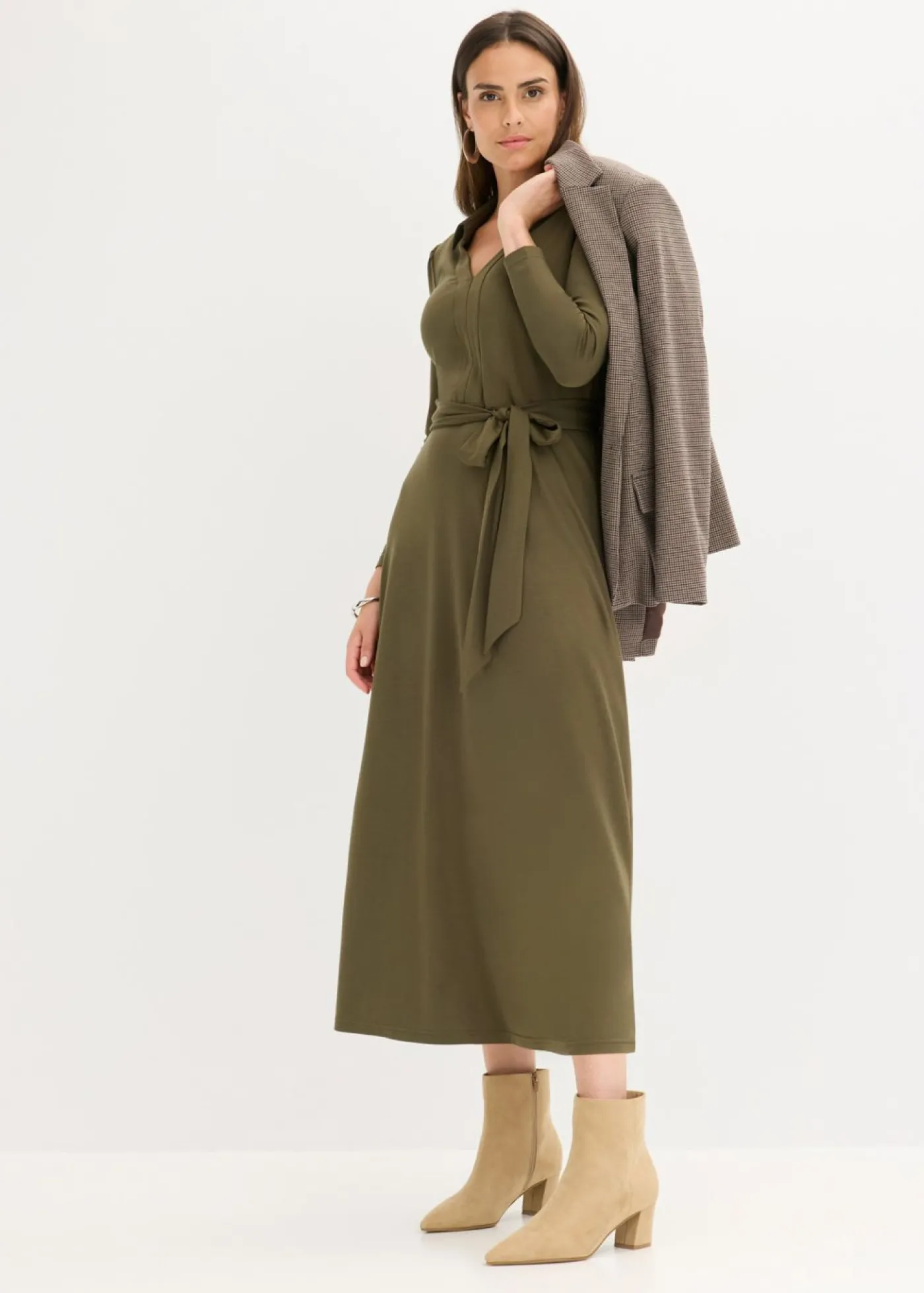 bonprix bonprix Vestido camisero con viscosa Verde oliva oscuro