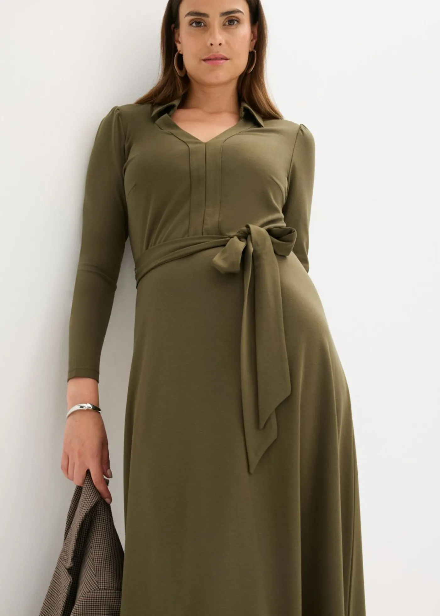 bonprix bonprix Vestido camisero con viscosa Verde oliva oscuro