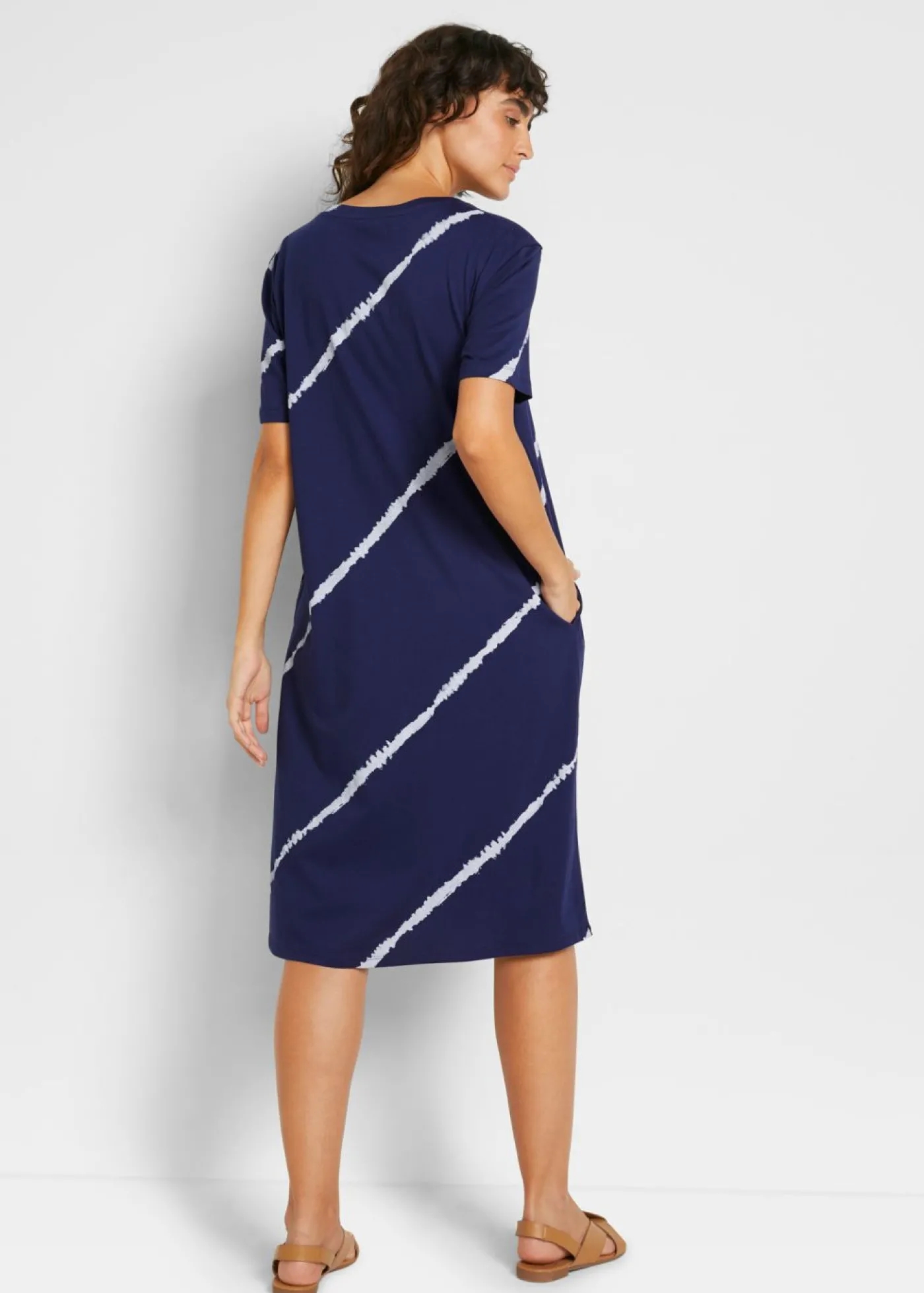 bonprix bonprix Vestido camisero de algodón orgánico hasta la rodilla con bolsillos y línea en A azul medianoche./blanco estampado Clearance