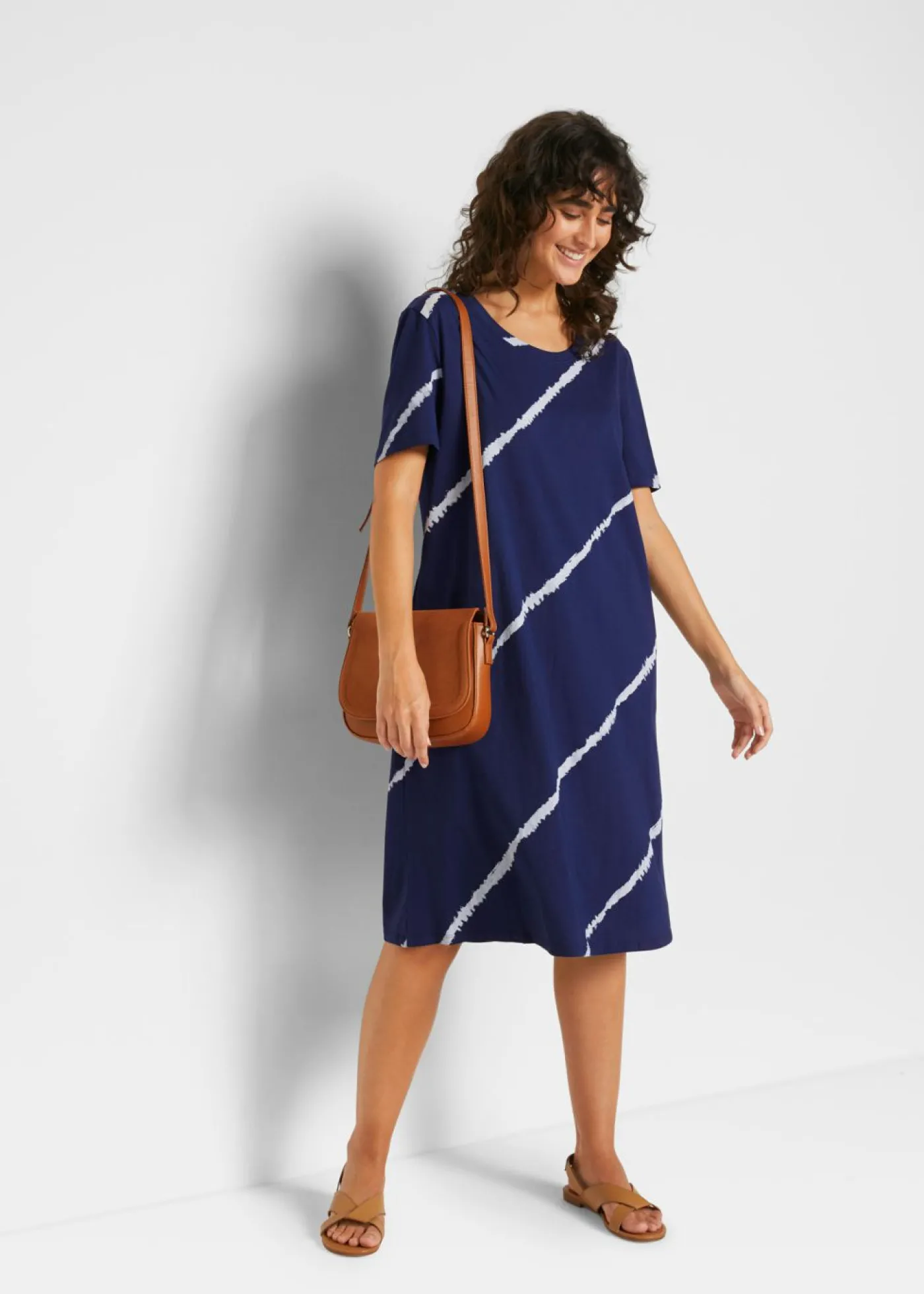 bonprix bonprix Vestido camisero de algodón orgánico hasta la rodilla con bolsillos y línea en A azul medianoche./blanco estampado Clearance
