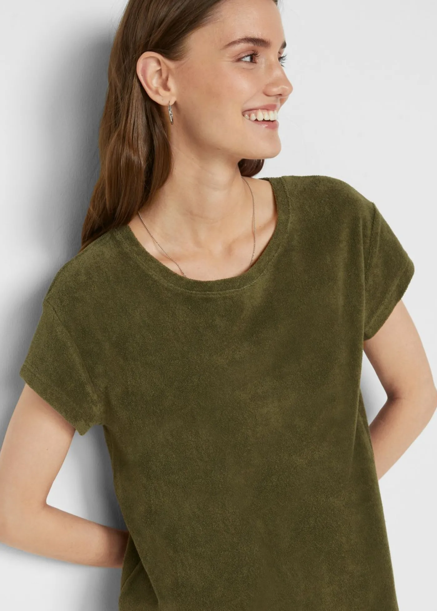 bonprix bonprix Vestido camisero de felpa Verde oliva oscuro Outlet