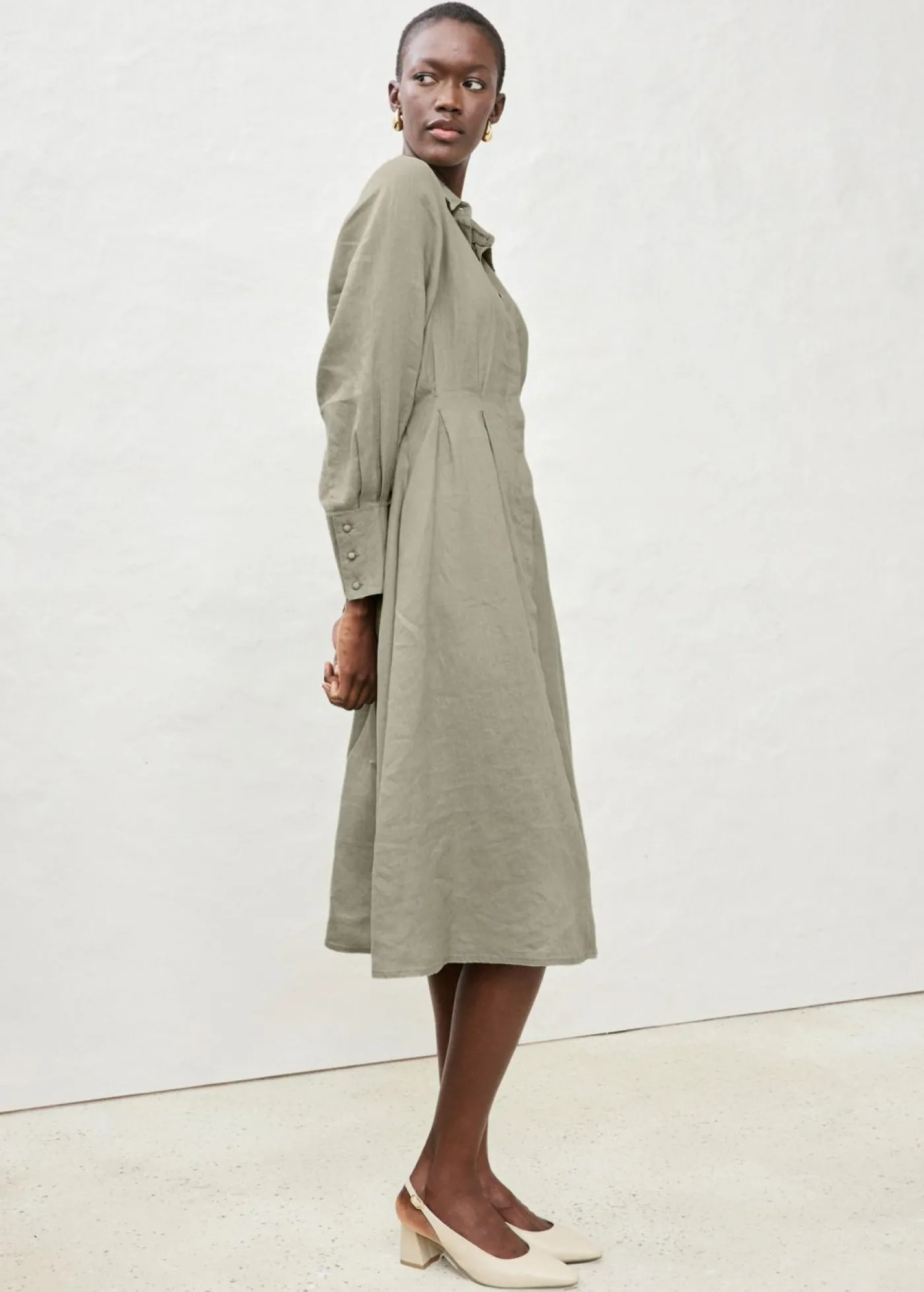 bonprix bonprix Vestido camisero de lino puro Caqui nuevo