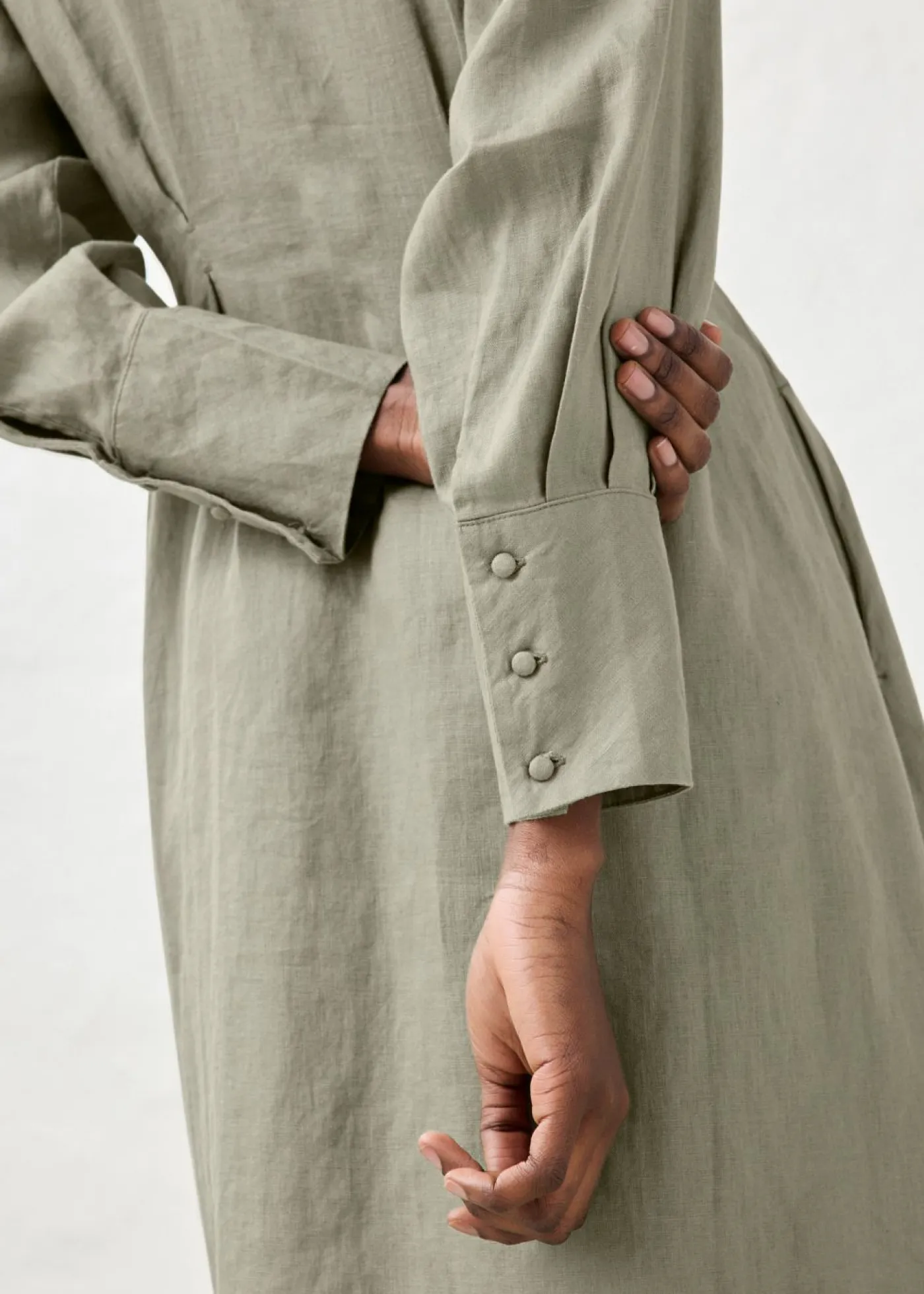 bonprix bonprix Vestido camisero de lino puro Caqui nuevo