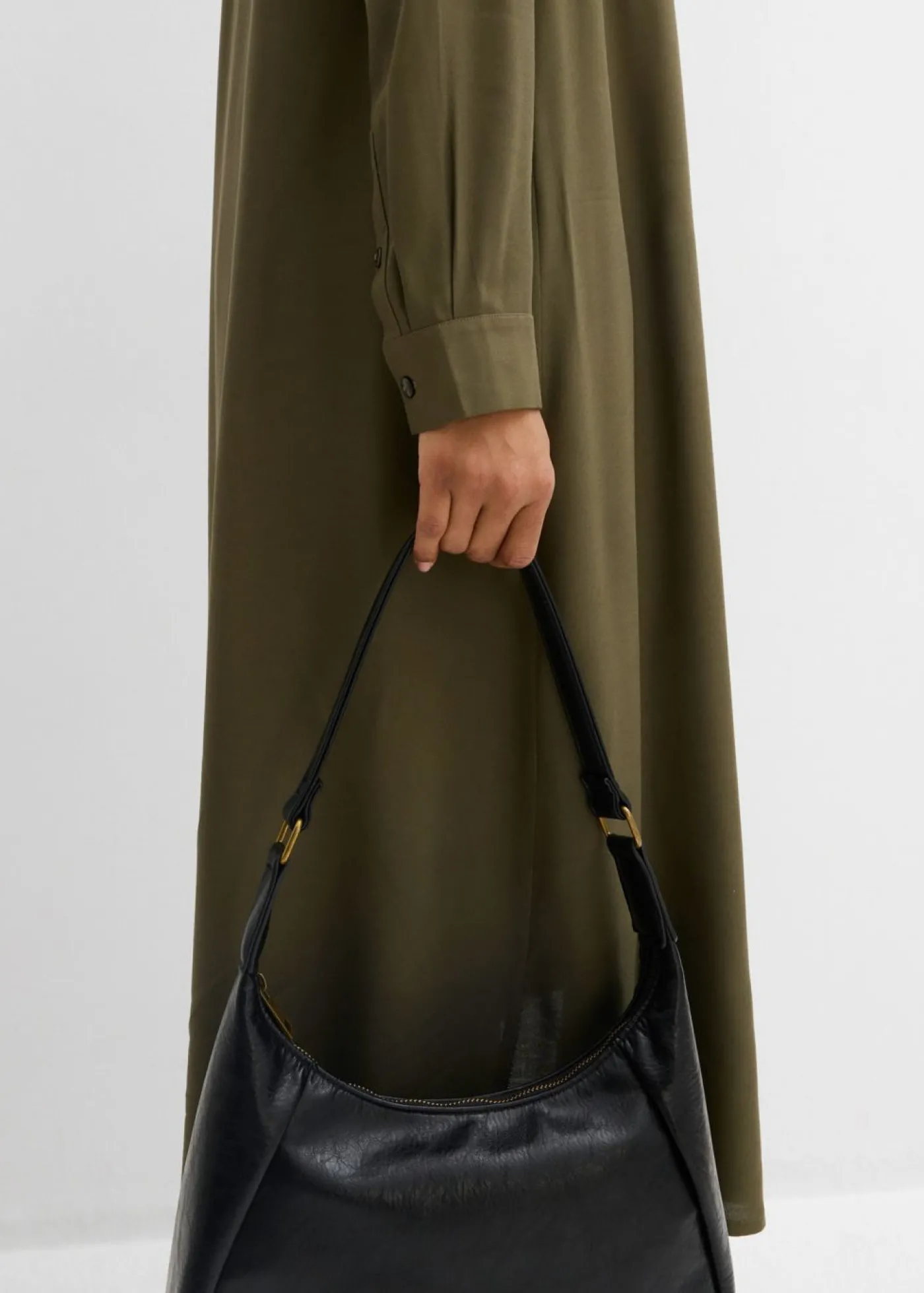 bonprix bonprix Vestido camisero de viscosa fina Verde oliva oscuro Hot