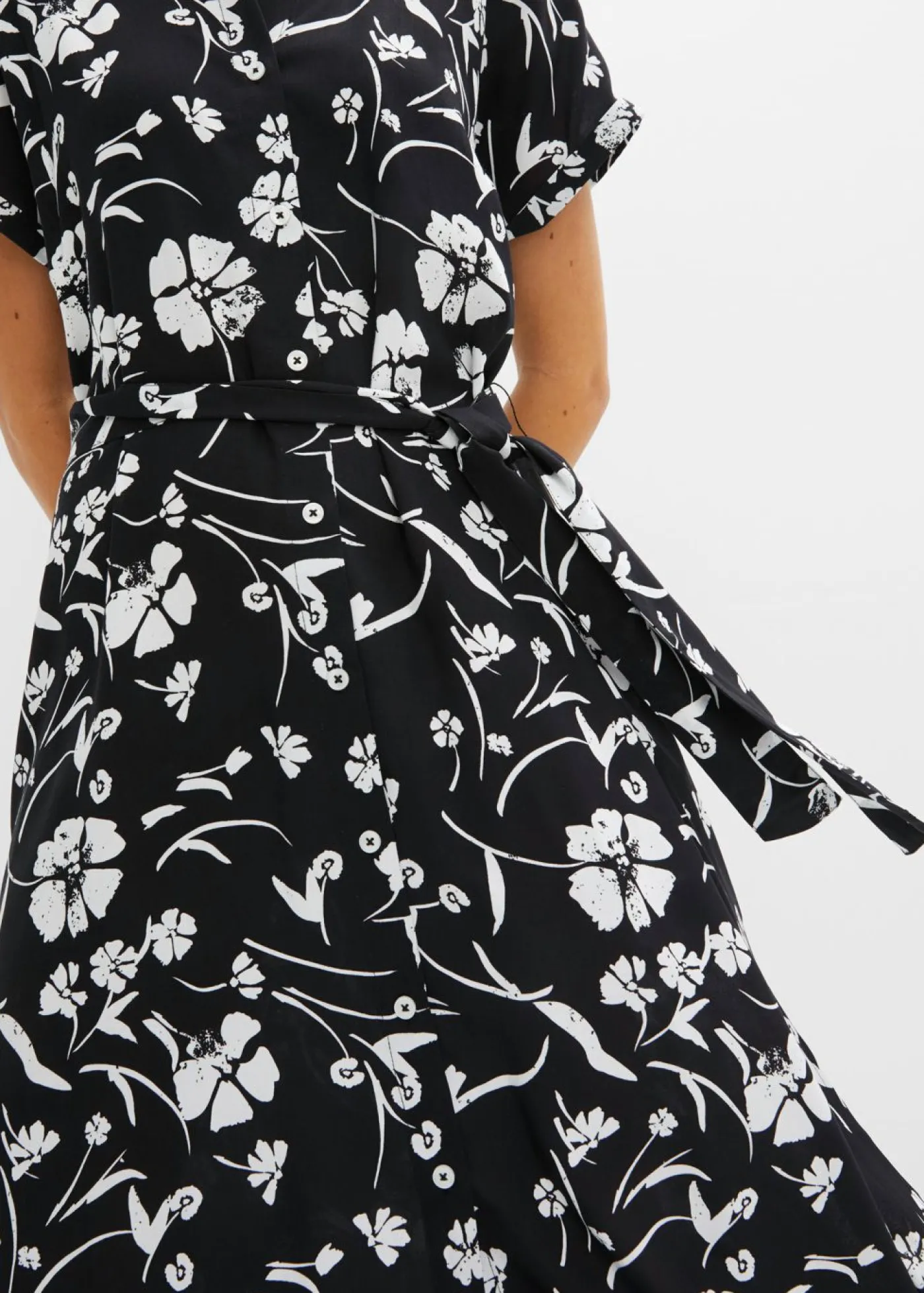 bonprix bonprix Vestido camisero de viscosa pura Negro-blanco New