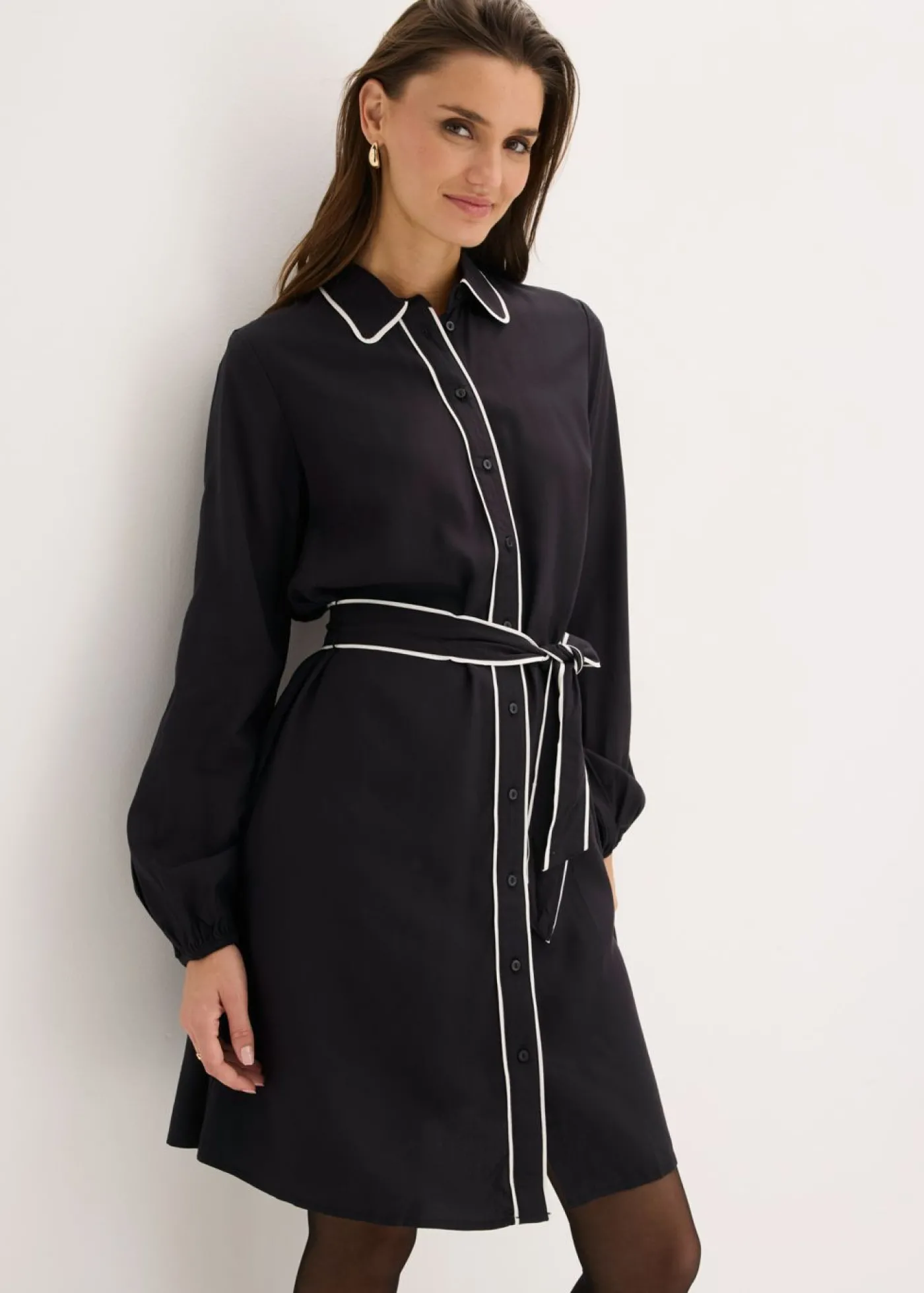 bonprix bonprix Vestido camisero de viscosa pura Negro-blanco lana Hot