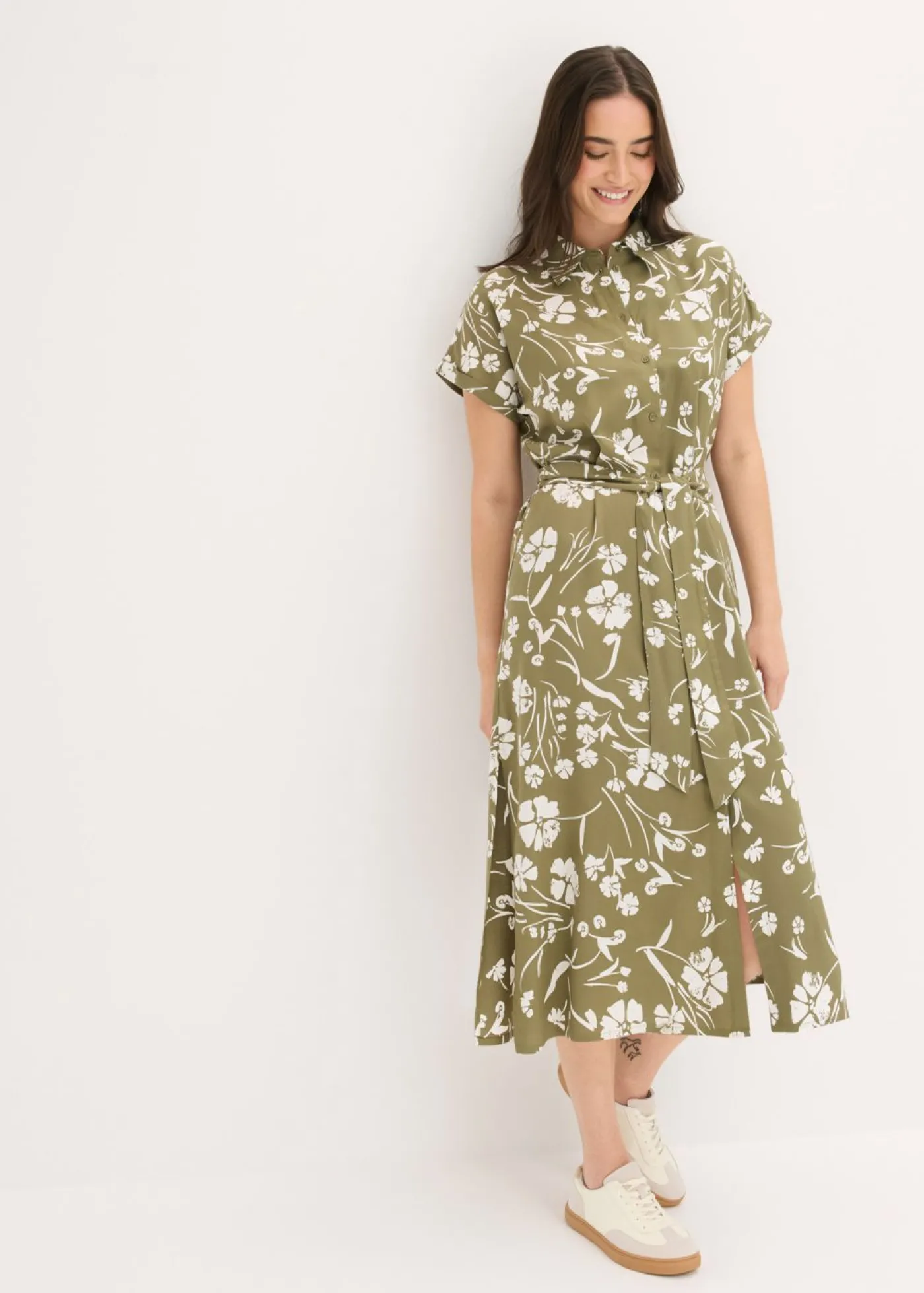 bonprix bonprix Vestido camisero de viscosa pura Verde oliva-blanco de flores Outlet
