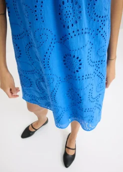 bonprix bonprix Vestido con bordado calado azul glaciar Clearance