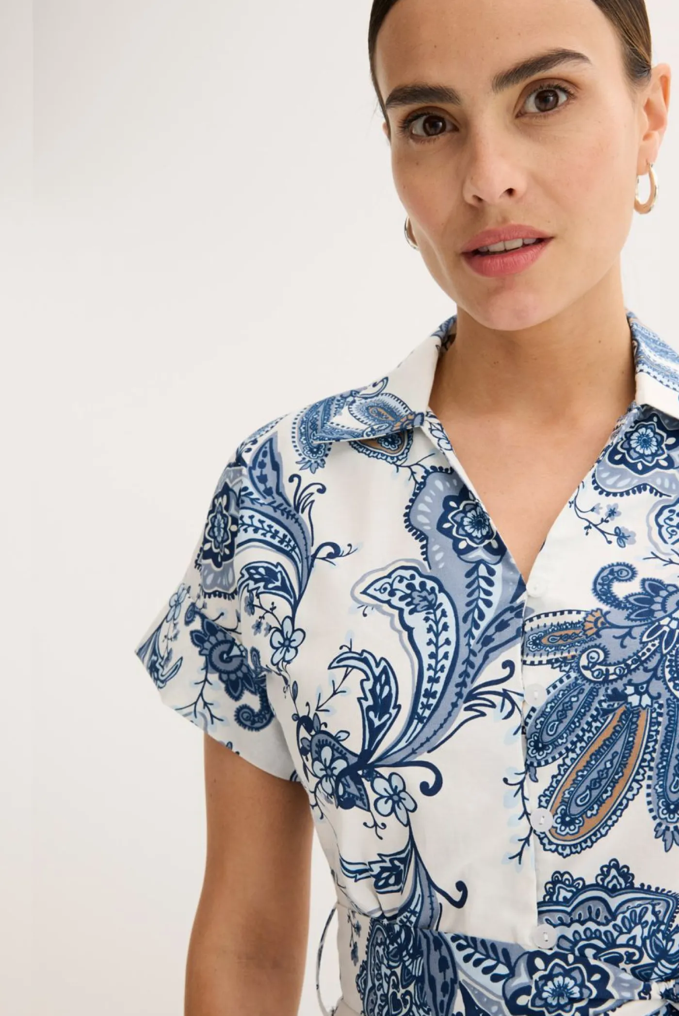bonprix bonprix Vestido con cinta para anudar crudo/azul pálido/azul marino/camel/azul mate Sale