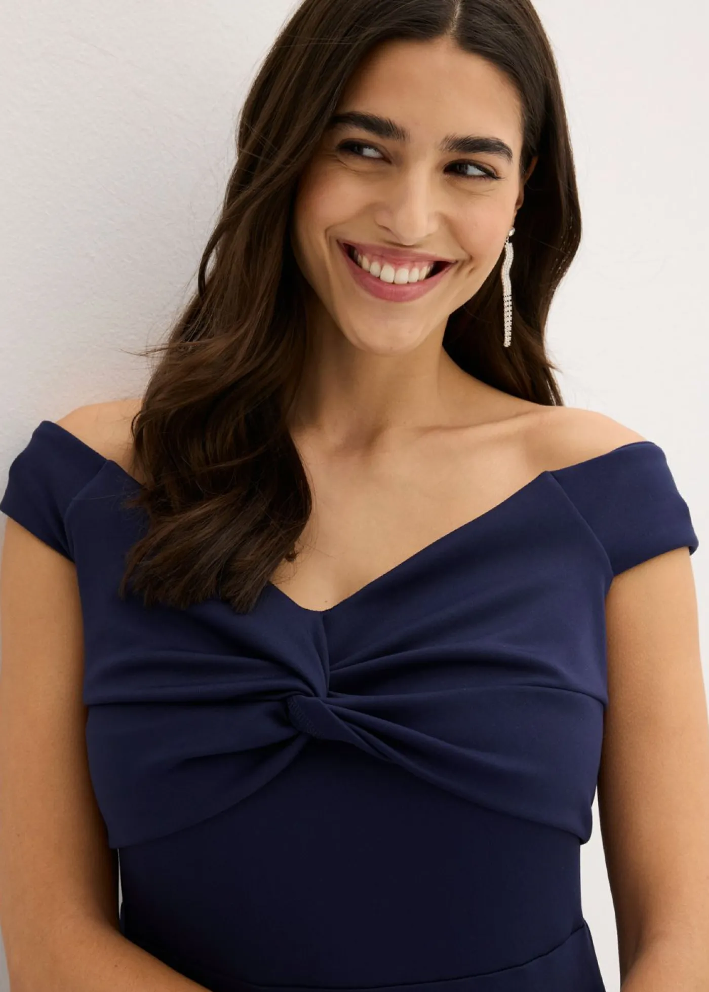bonprix bonprix Vestido con escote bañera y detalle de nudo Azul marino-blanco New