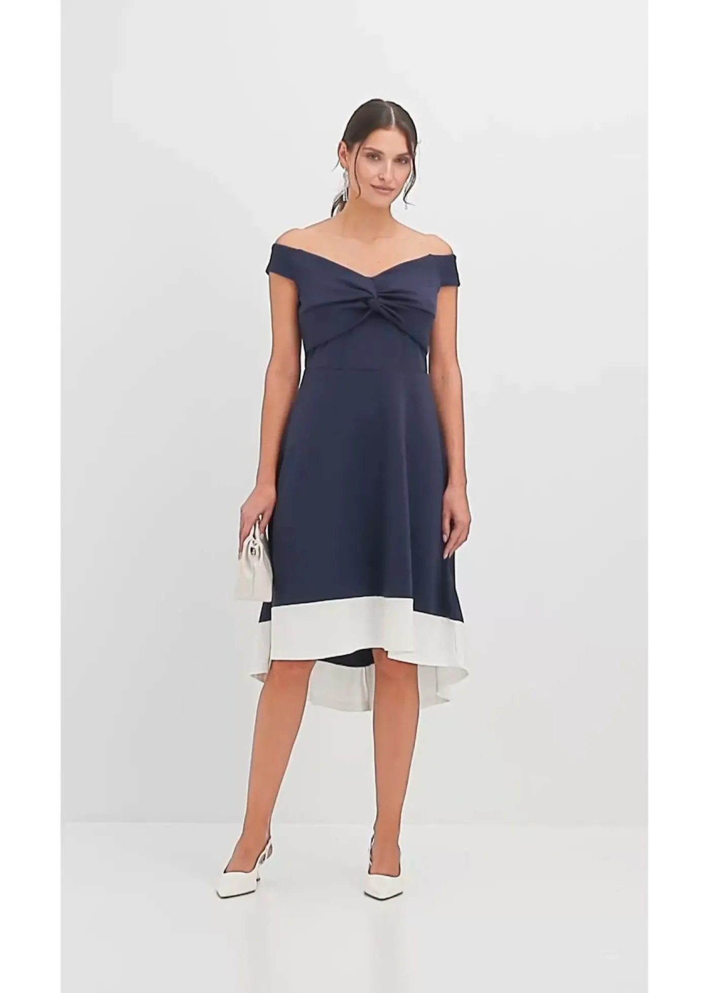 bonprix bonprix Vestido con escote bañera y detalle de nudo Azul marino-blanco New