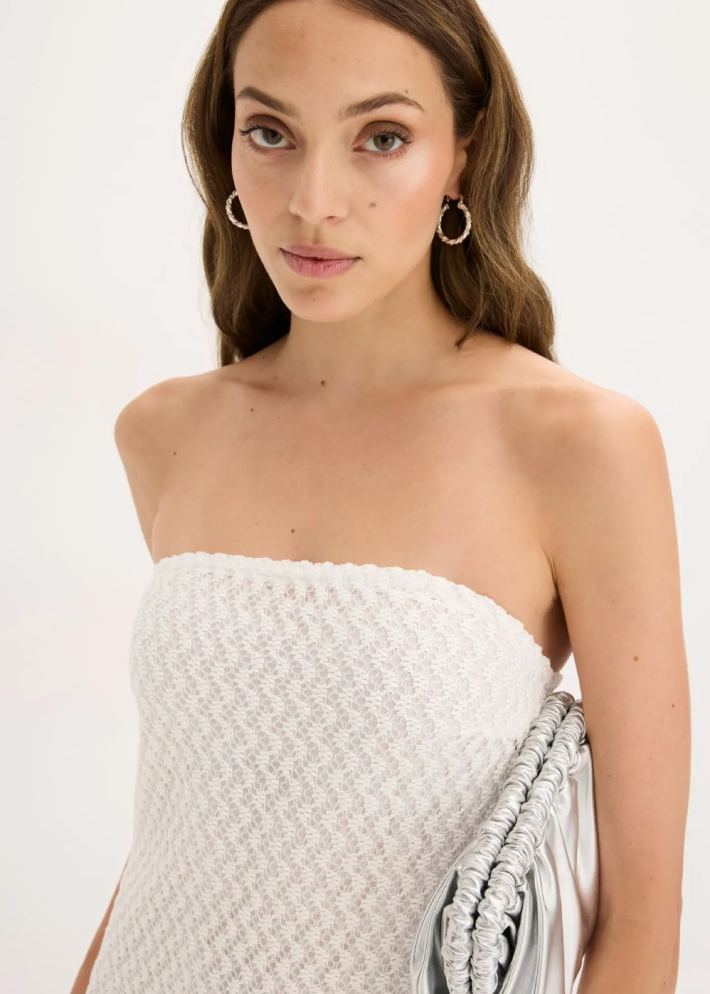 bonprix bonprix Vestido con hombros al descubierto y encaje Blanco Best