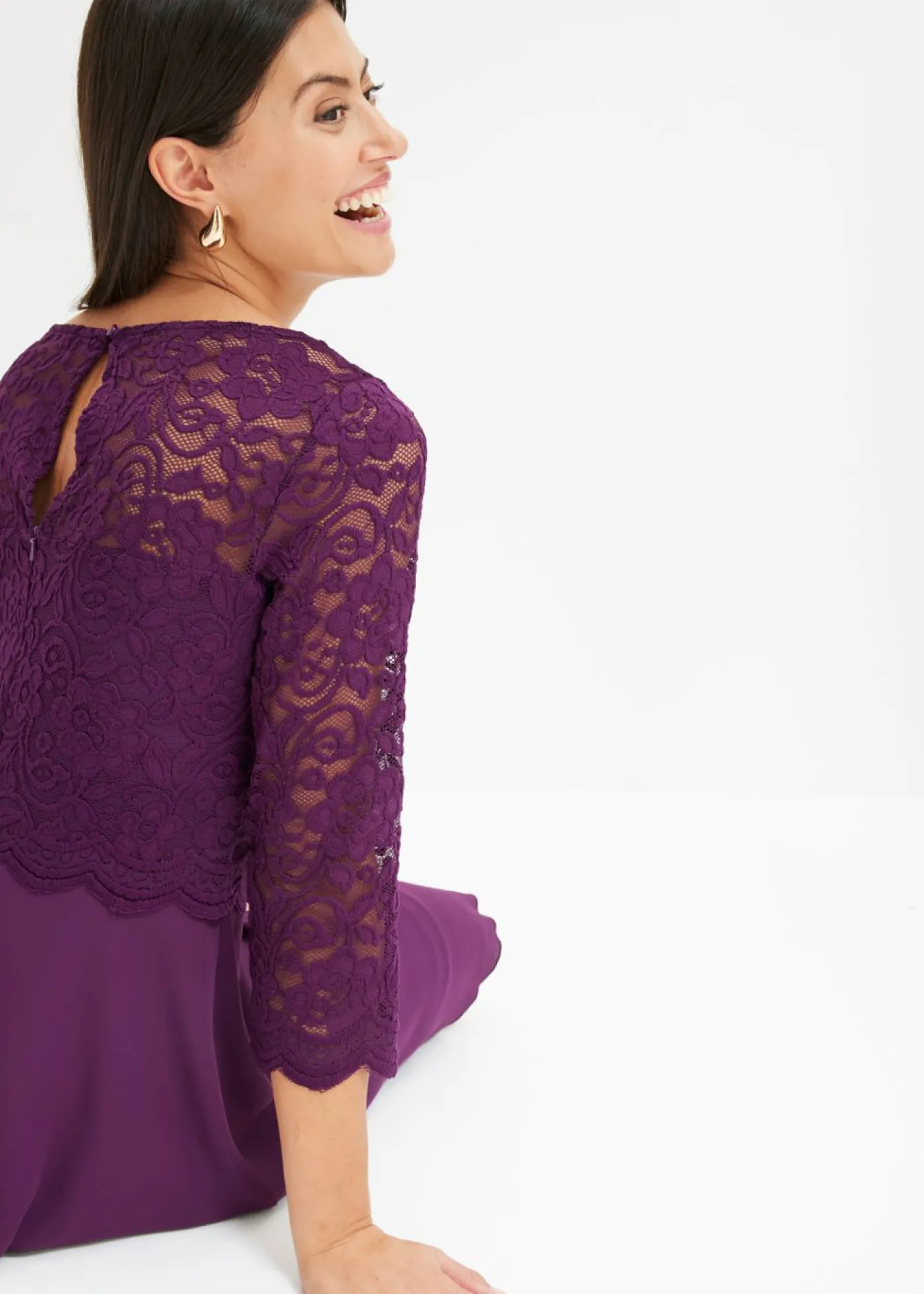 bonprix bonprix Vestido corto con encaje púrpura oscuro Online