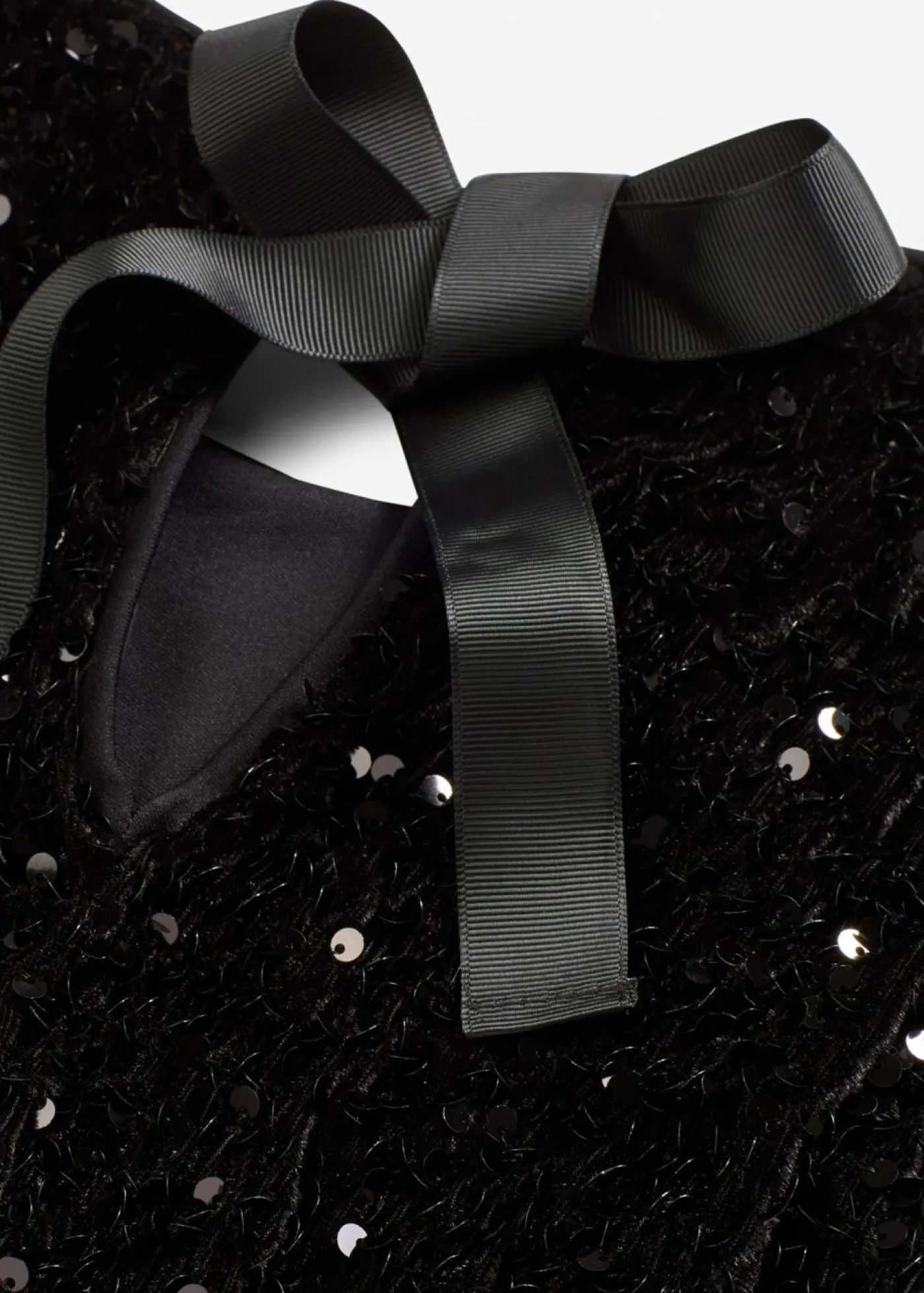 bonprix bonprix Vestido corto con lentejuelas Negro Hot