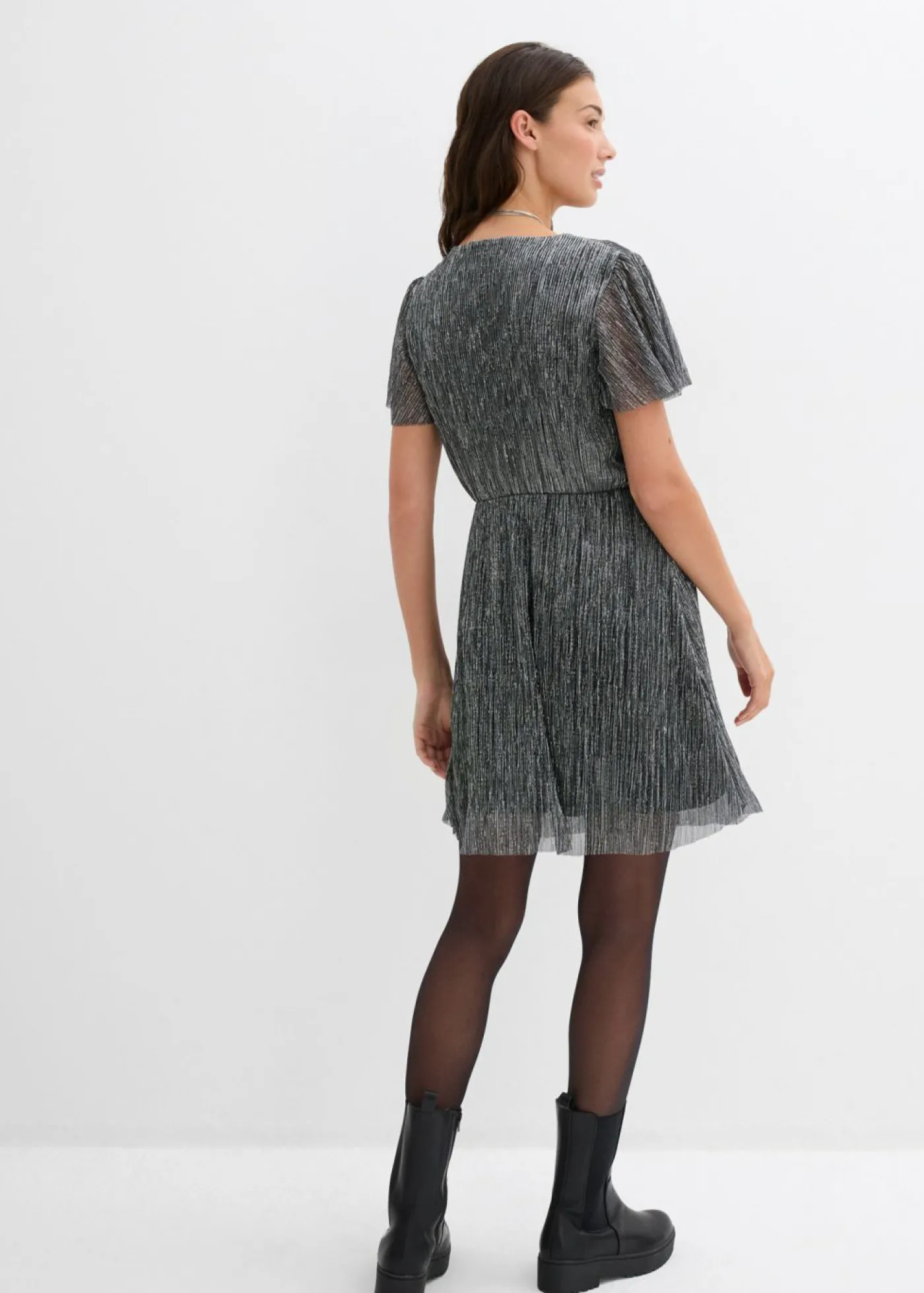 bonprix bonprix Vestido corto con purpurina Plata Online