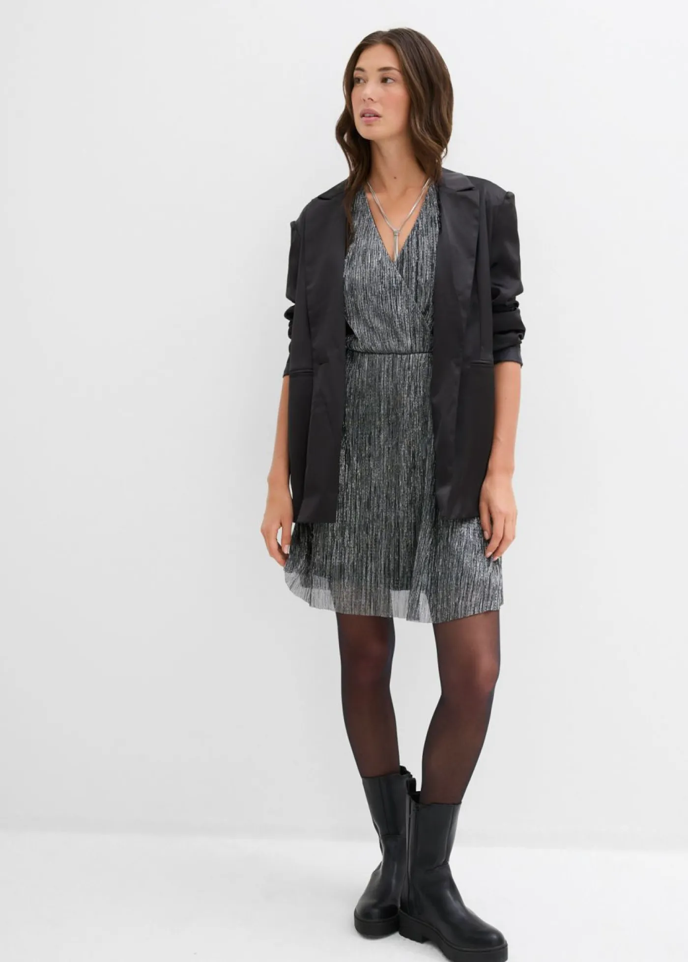bonprix bonprix Vestido corto con purpurina Plata Online