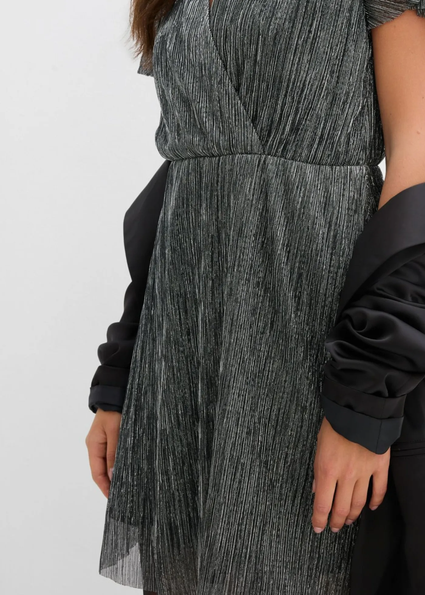 bonprix bonprix Vestido corto con purpurina Plata Online