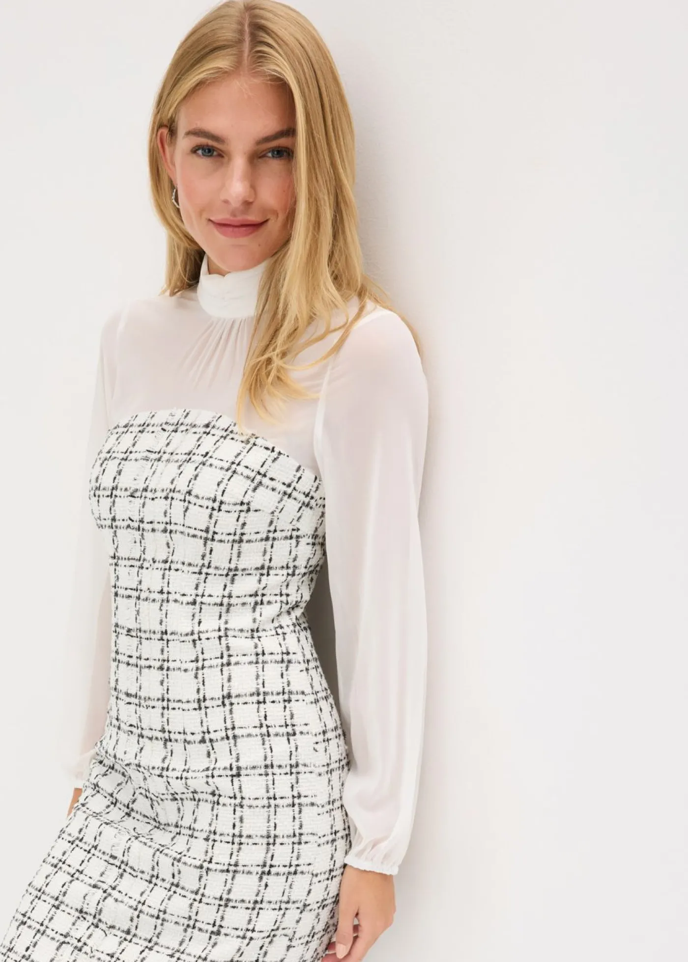 bonprix bonprix Vestido corto de bouclé con mangas de gasa blanco-negro a cuadros Online