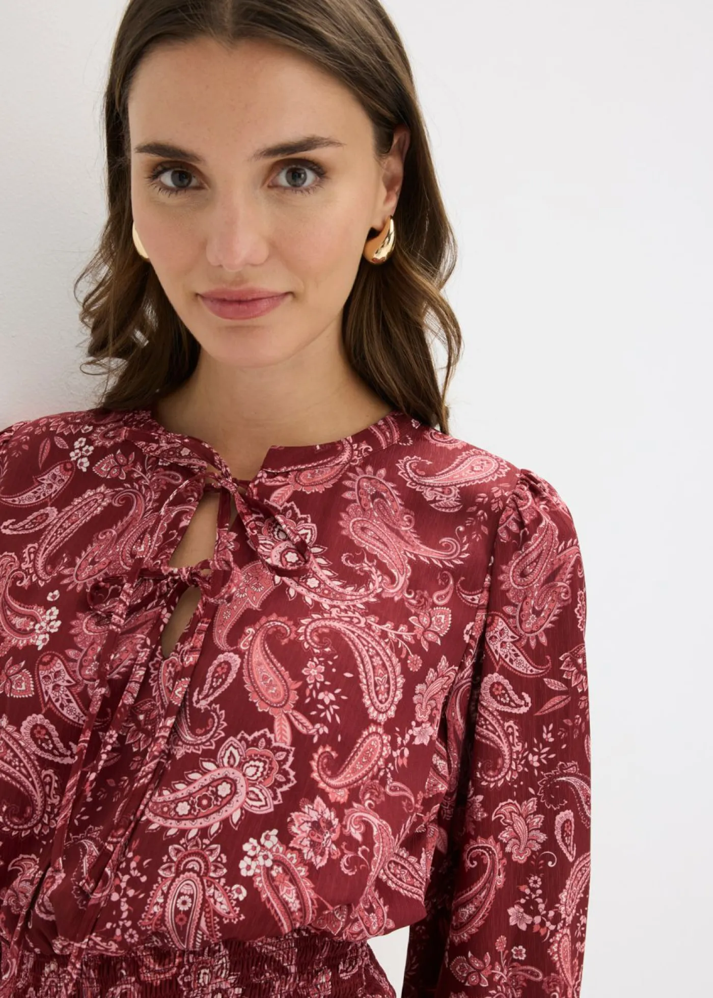 bonprix bonprix Vestido corto de crepé estructurado Rojo rubí paisley Outlet