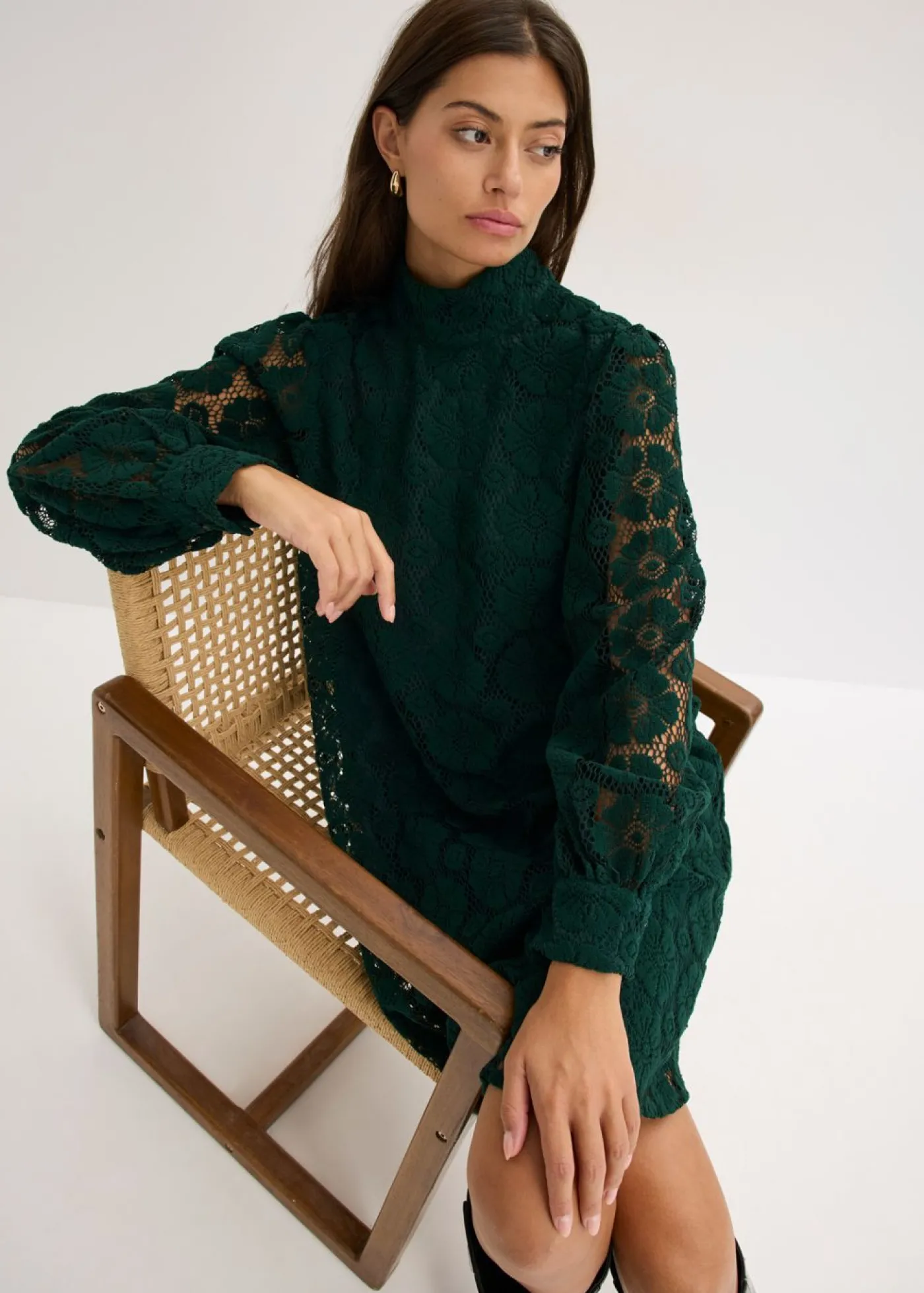 bonprix bonprix Vestido corto de encaje Verde oscuro Hot