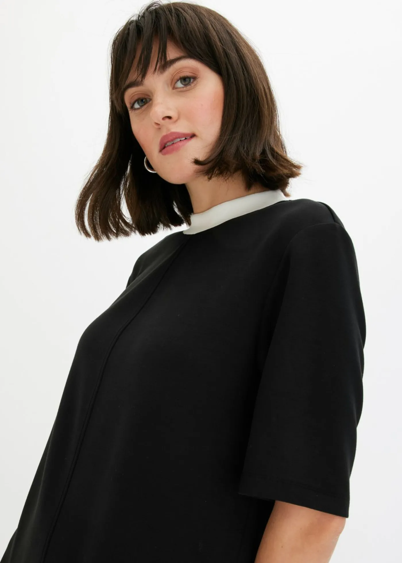 bonprix bonprix Vestido corto de neopreno con cuello alto Negro-blanco lana New