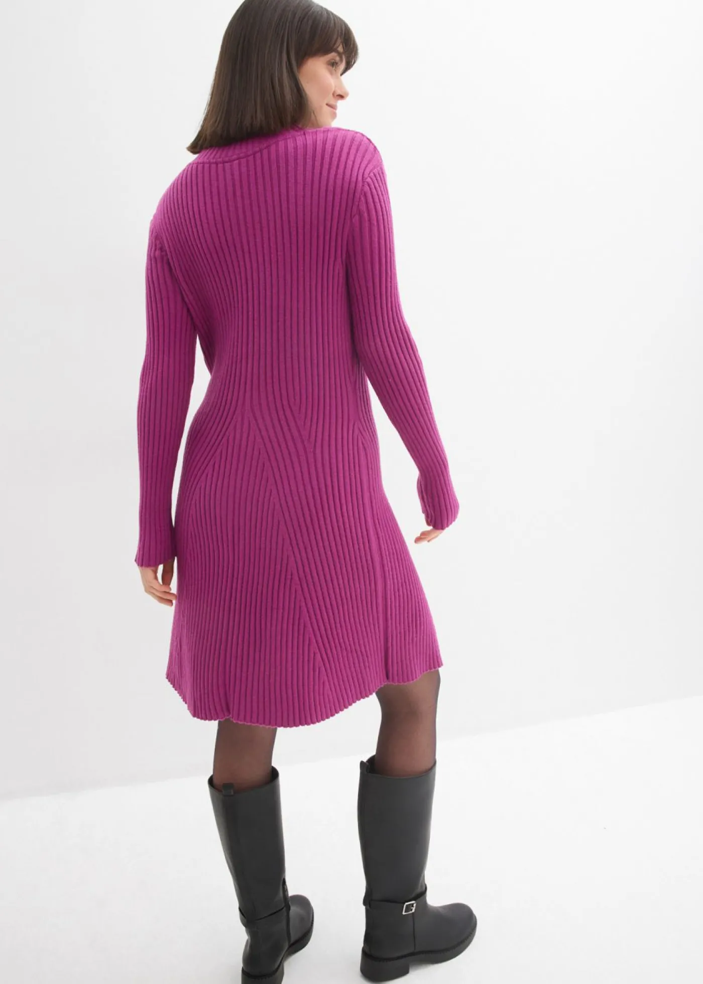 bonprix bonprix Vestido corto de punto de suave mezcla de viscosa Fucsia oscuro Hot