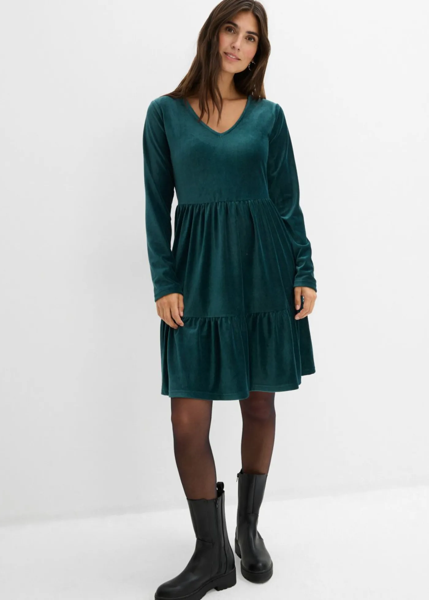 bonprix bonprix Vestido corto de terciopelo elástico Verde intenso Clearance