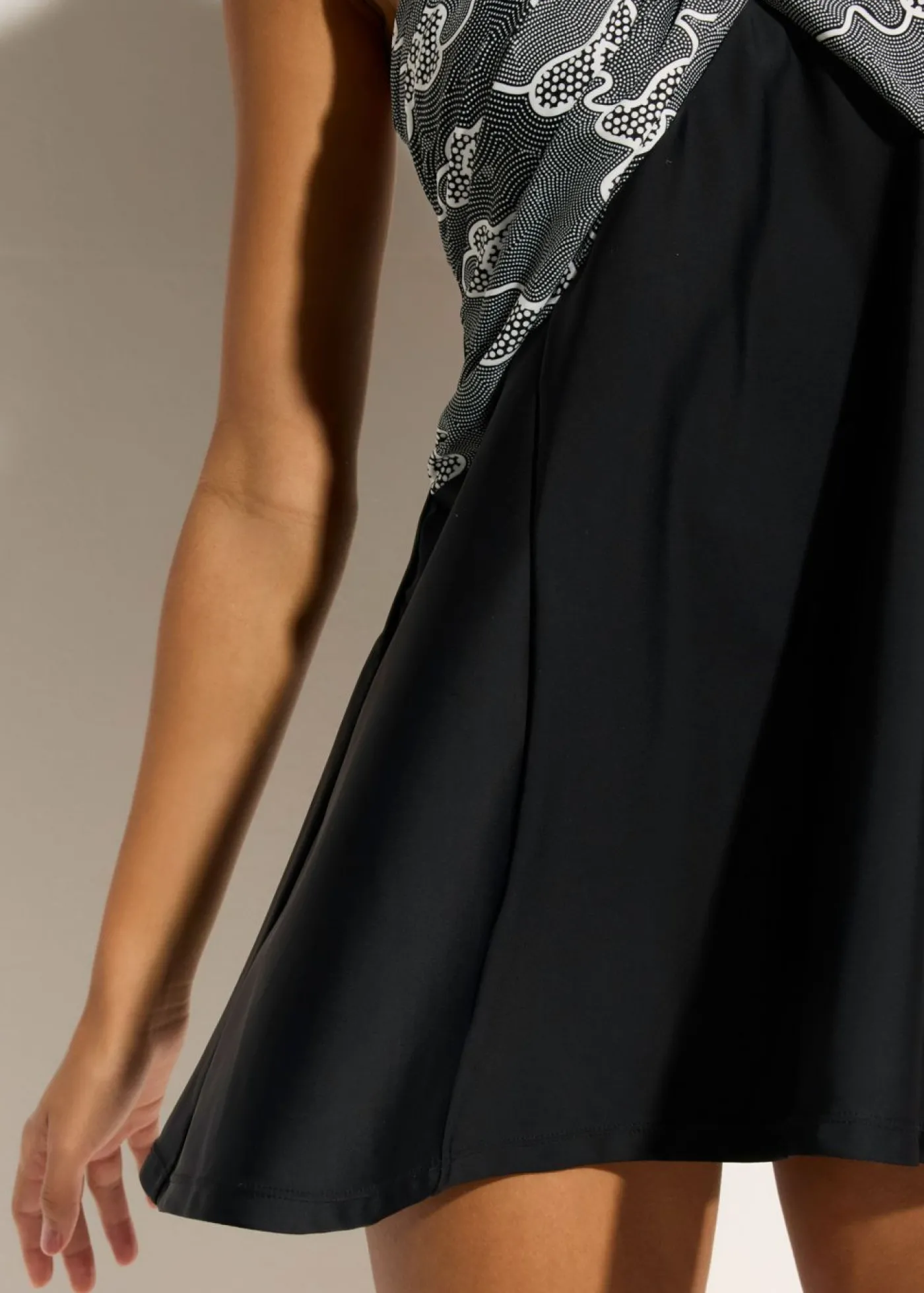 bonprix bonprix Vestido de baño con aspecto cruzado Negro Outlet