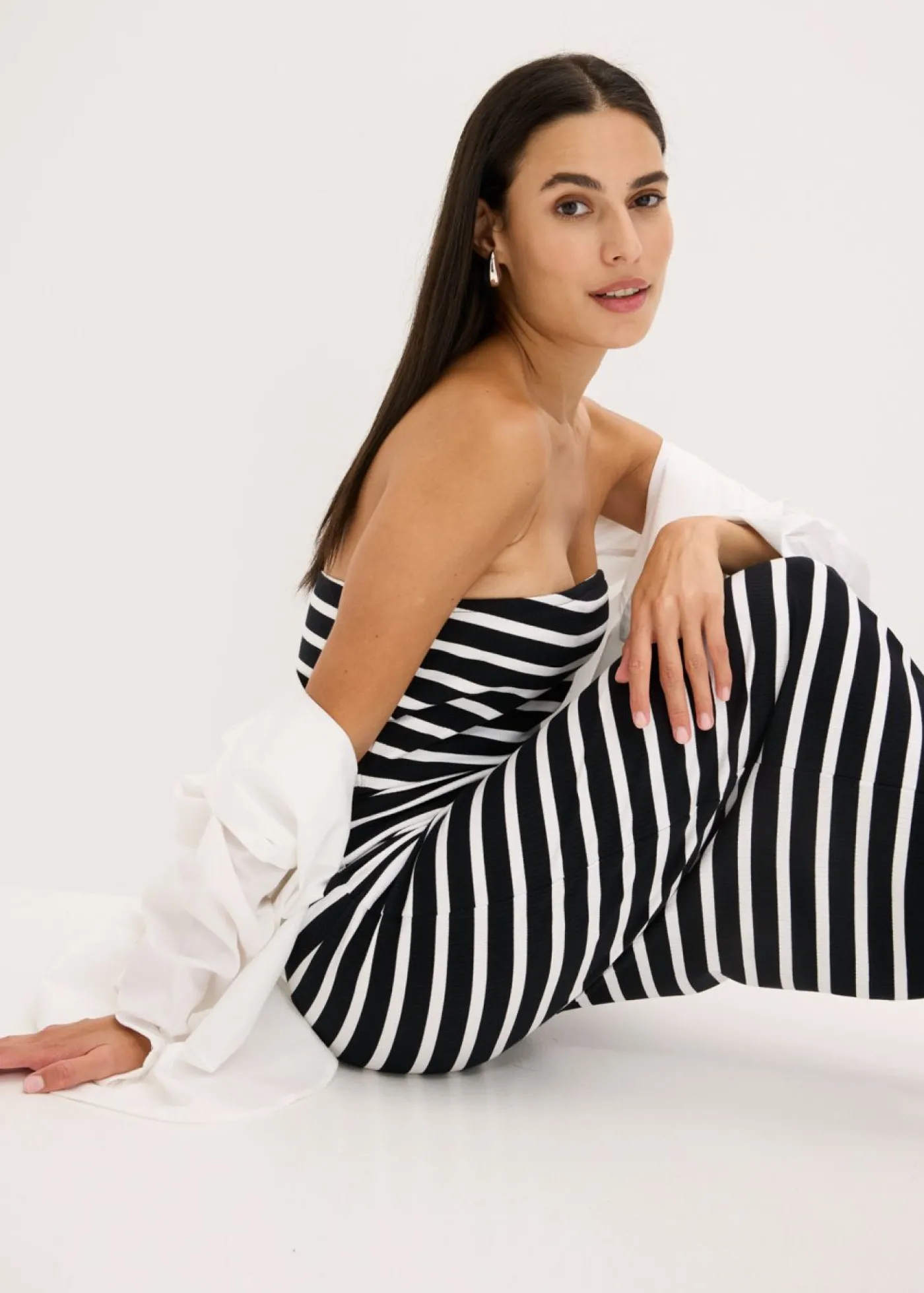 bonprix bonprix Vestido de canalé tipo bandeau Negro-blanco con rayas Discount
