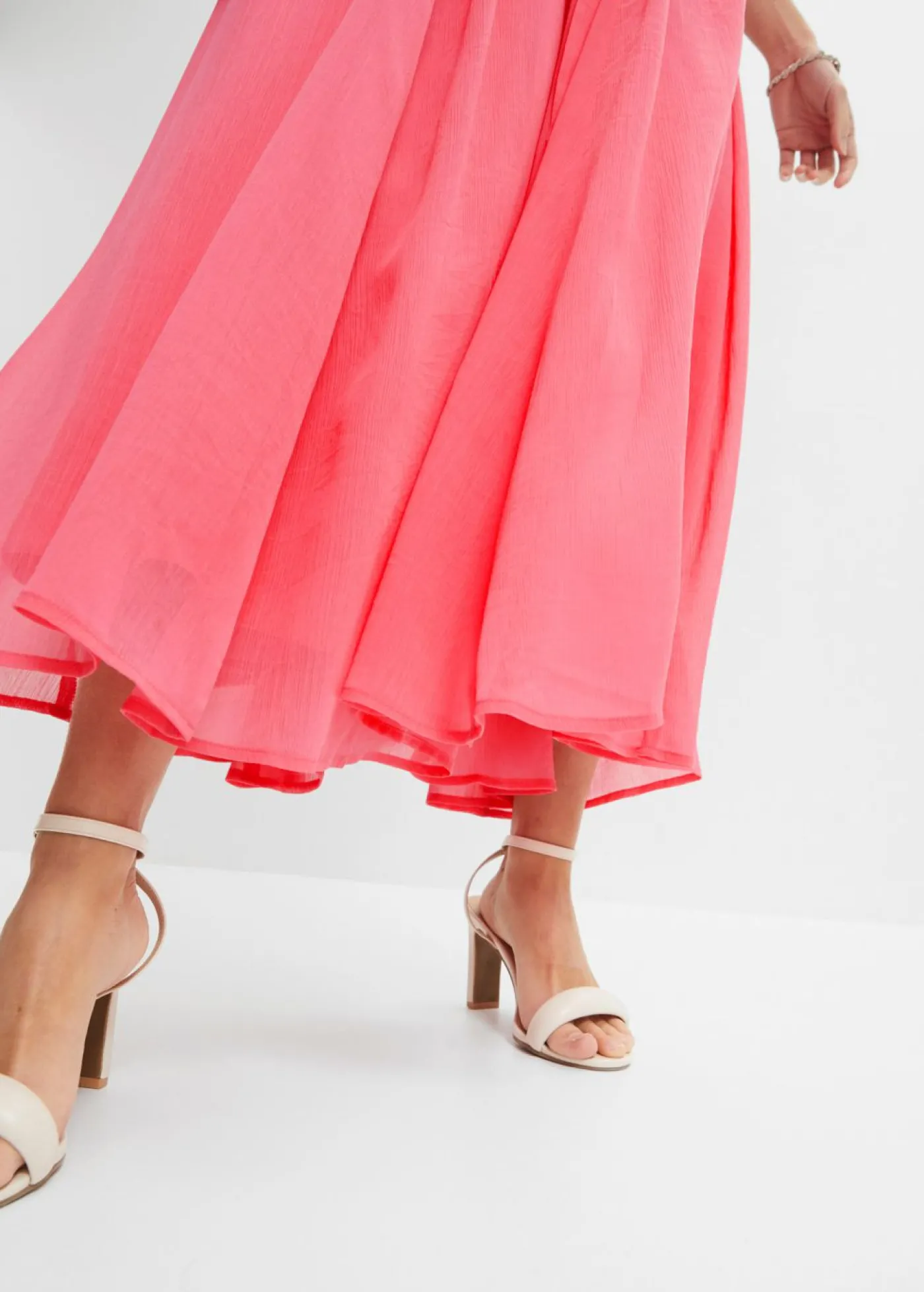 bonprix bonprix Vestido de gasa con detalles de lazo rosa caliente Hot