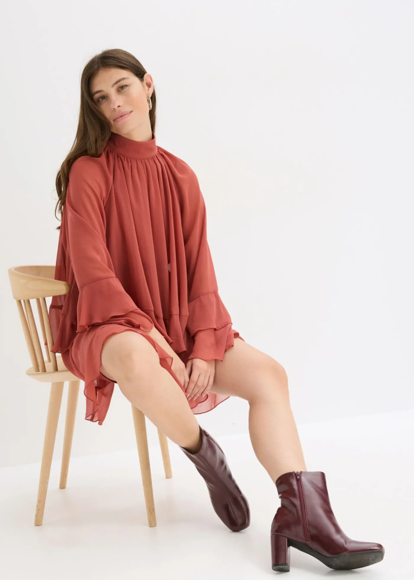 bonprix bonprix Vestido de gasa con volantes marrón marsala Online