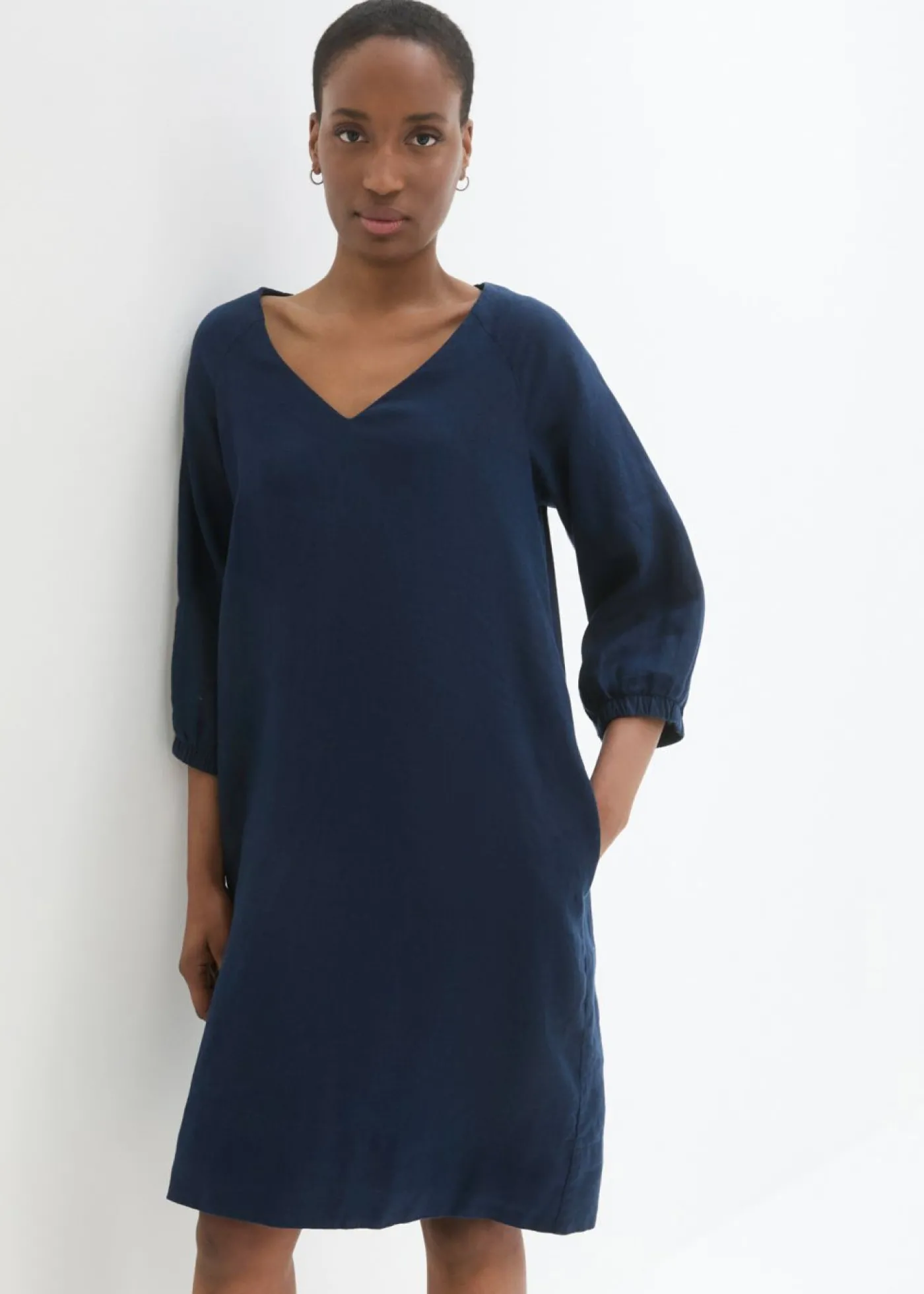 bonprix bonprix Vestido de lino puro con mangas 3/4 Azul marino Outlet