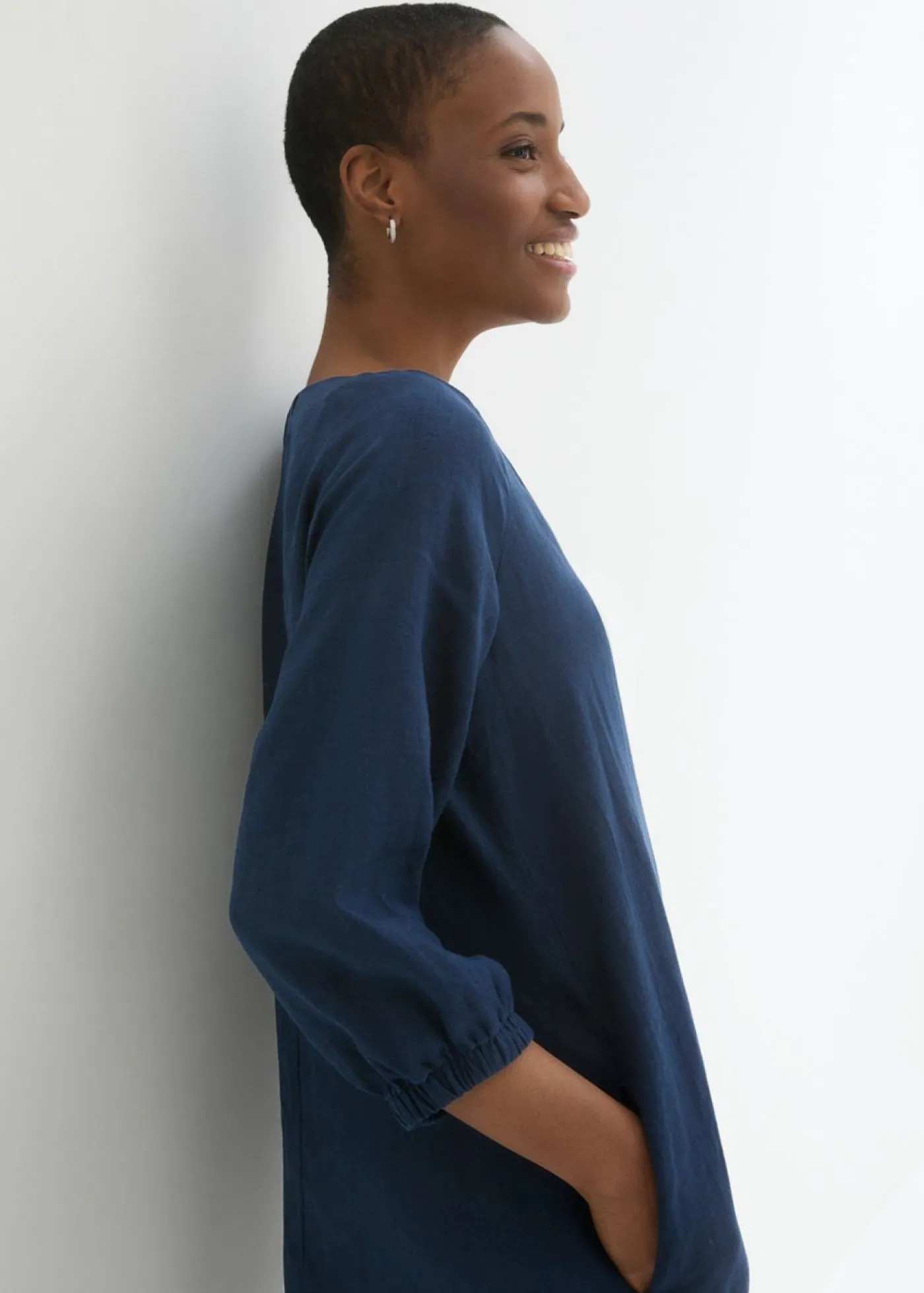 bonprix bonprix Vestido de lino puro con mangas 3/4 Azul marino Outlet