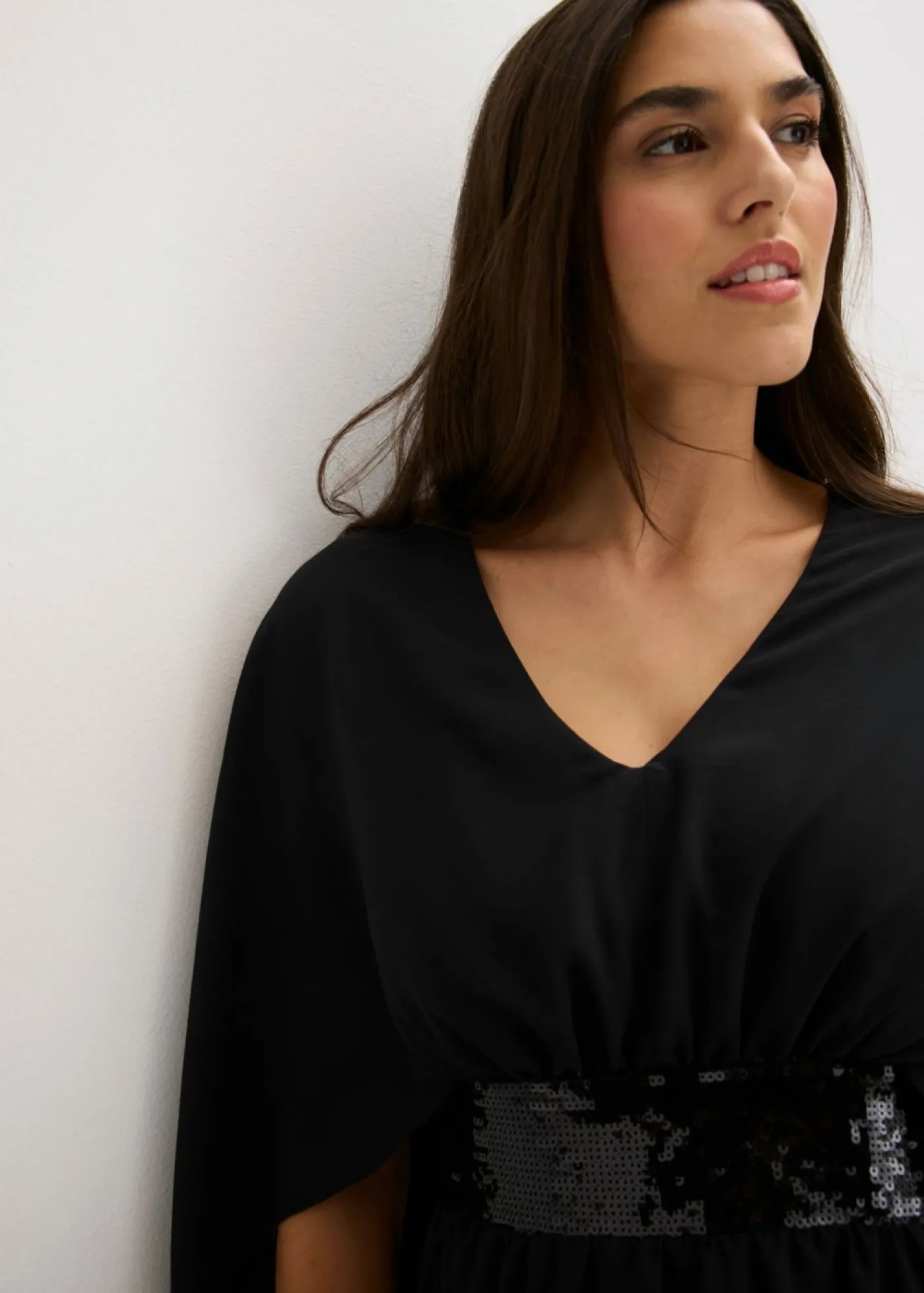 bonprix bonprix Vestido de noche de gasa fina con inserto de lentejuelas Negro Clearance