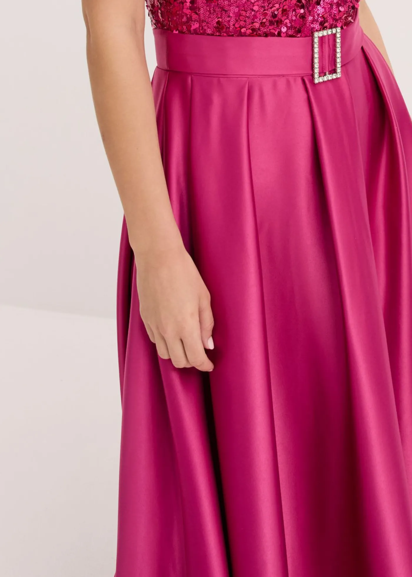 bonprix bonprix Vestido de noche de satén brillante con lentejuelas Rosa fucsia Outlet