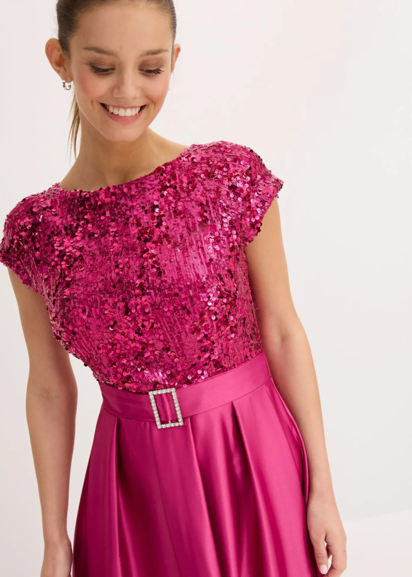 bonprix bonprix Vestido de noche de satén brillante con lentejuelas Rosa fucsia Outlet