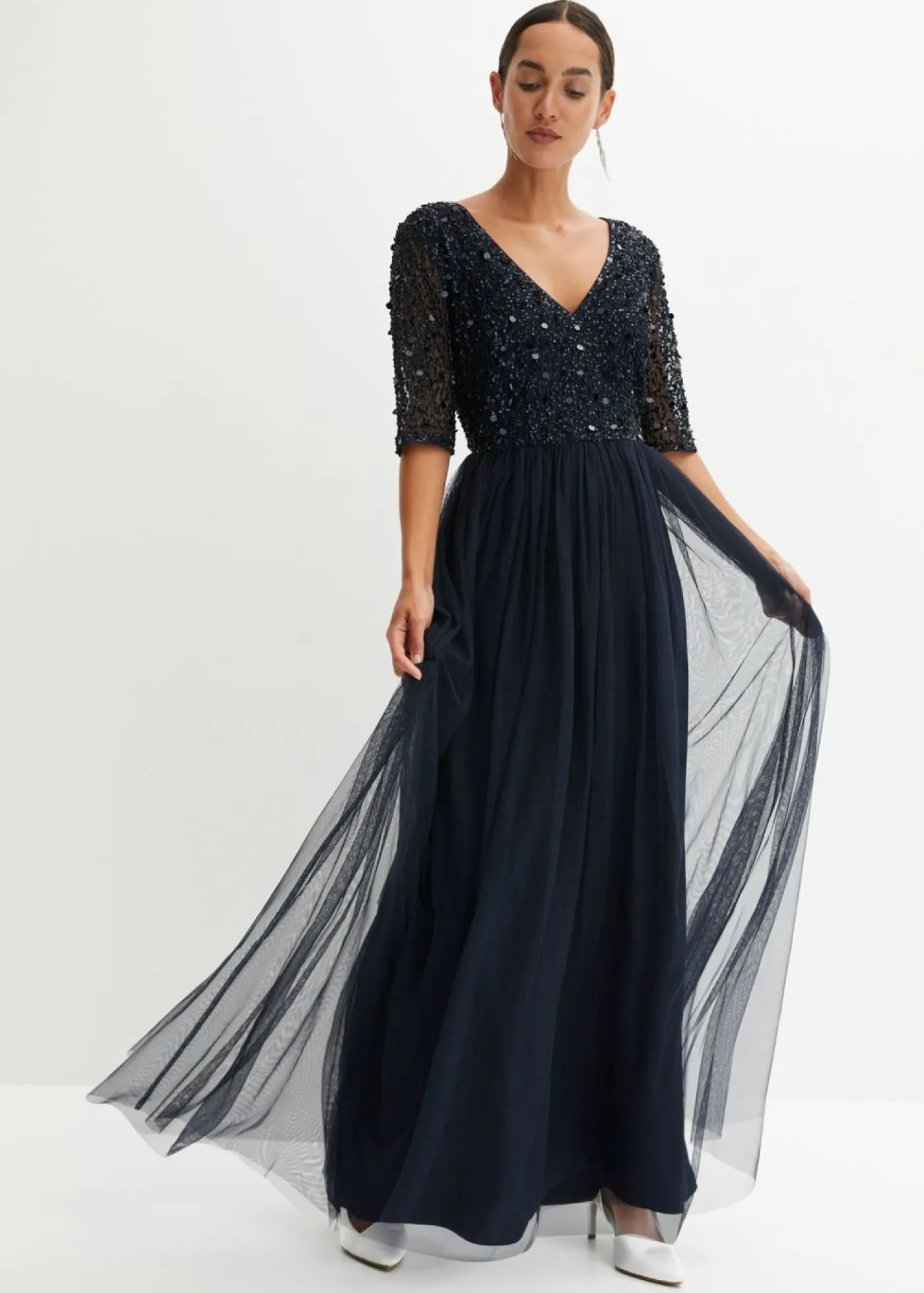 bonprix bonprix Vestido de noche de tul delicado con bordado de lentejuelas Azul marino Sale
