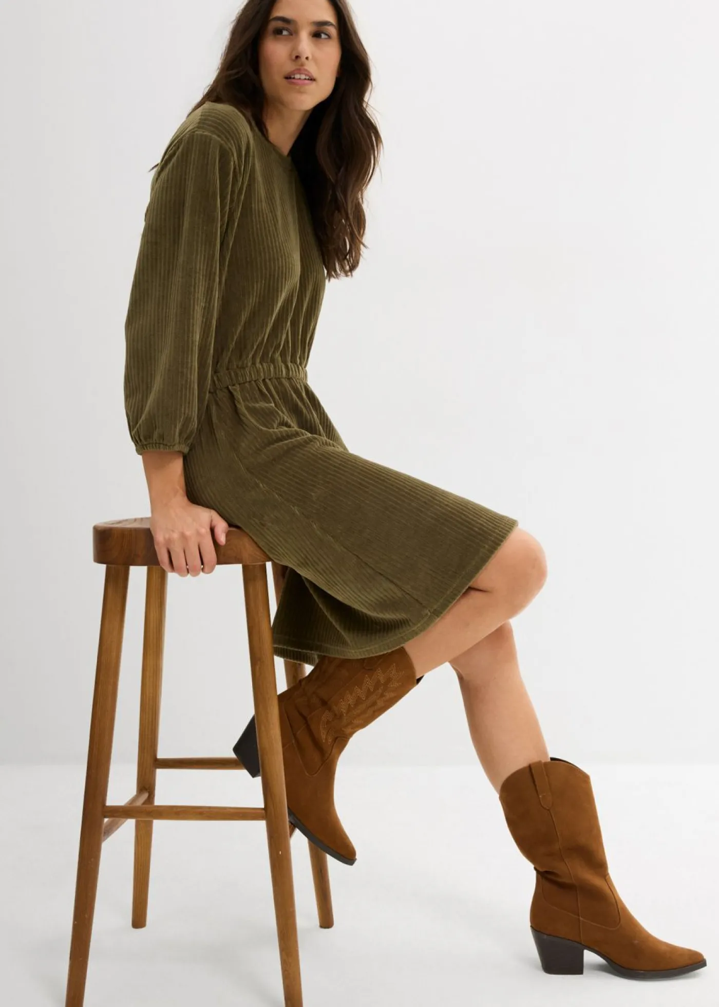 bonprix bonprix Vestido de pana Verde oliva oscuro Sale