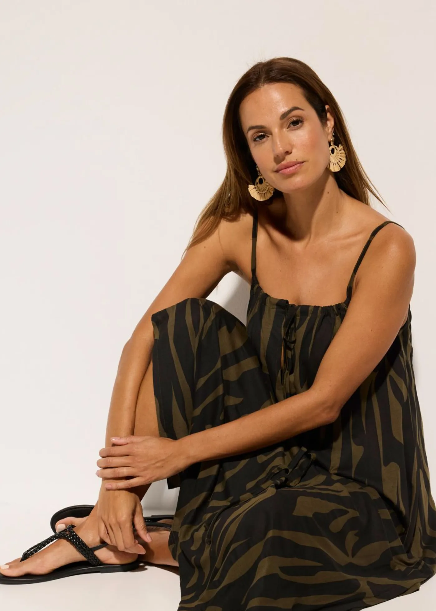 bonprix bonprix Vestido de playa de viscosa Negro-caqui Online