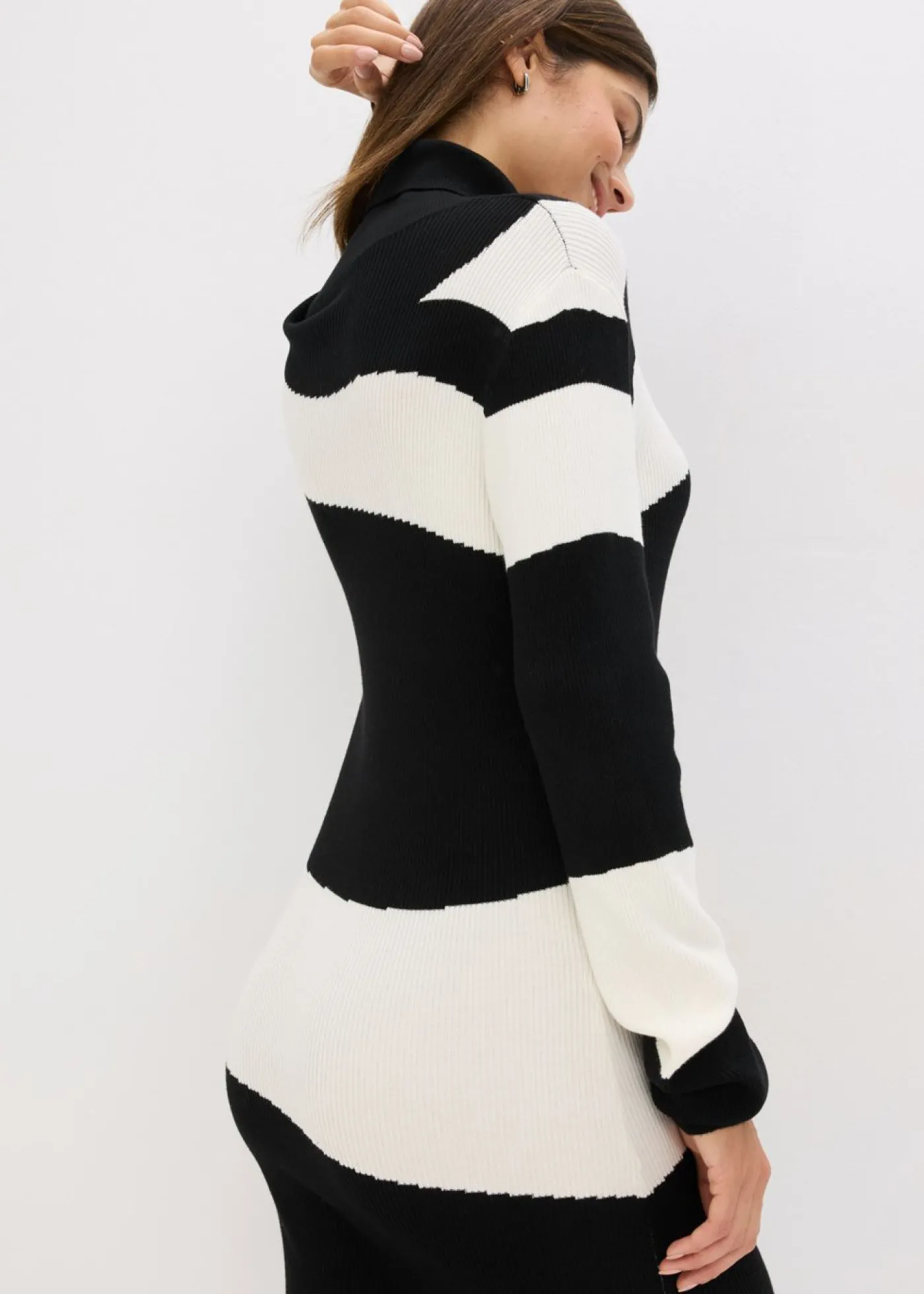 bonprix bonprix Vestido de punto Negro-blanco Hot