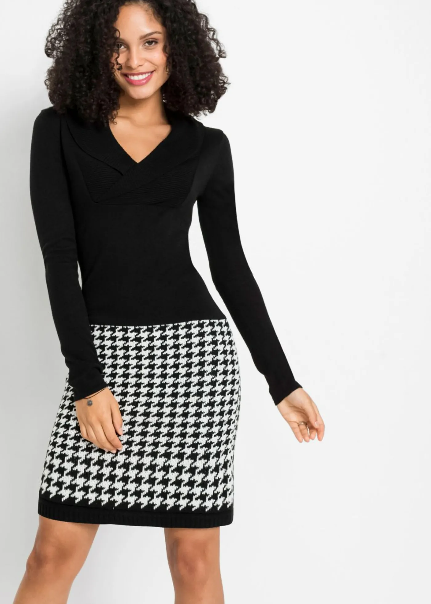 bonprix bonprix Vestido de punto Negro-Blanco lana con estampado gráfico Hot