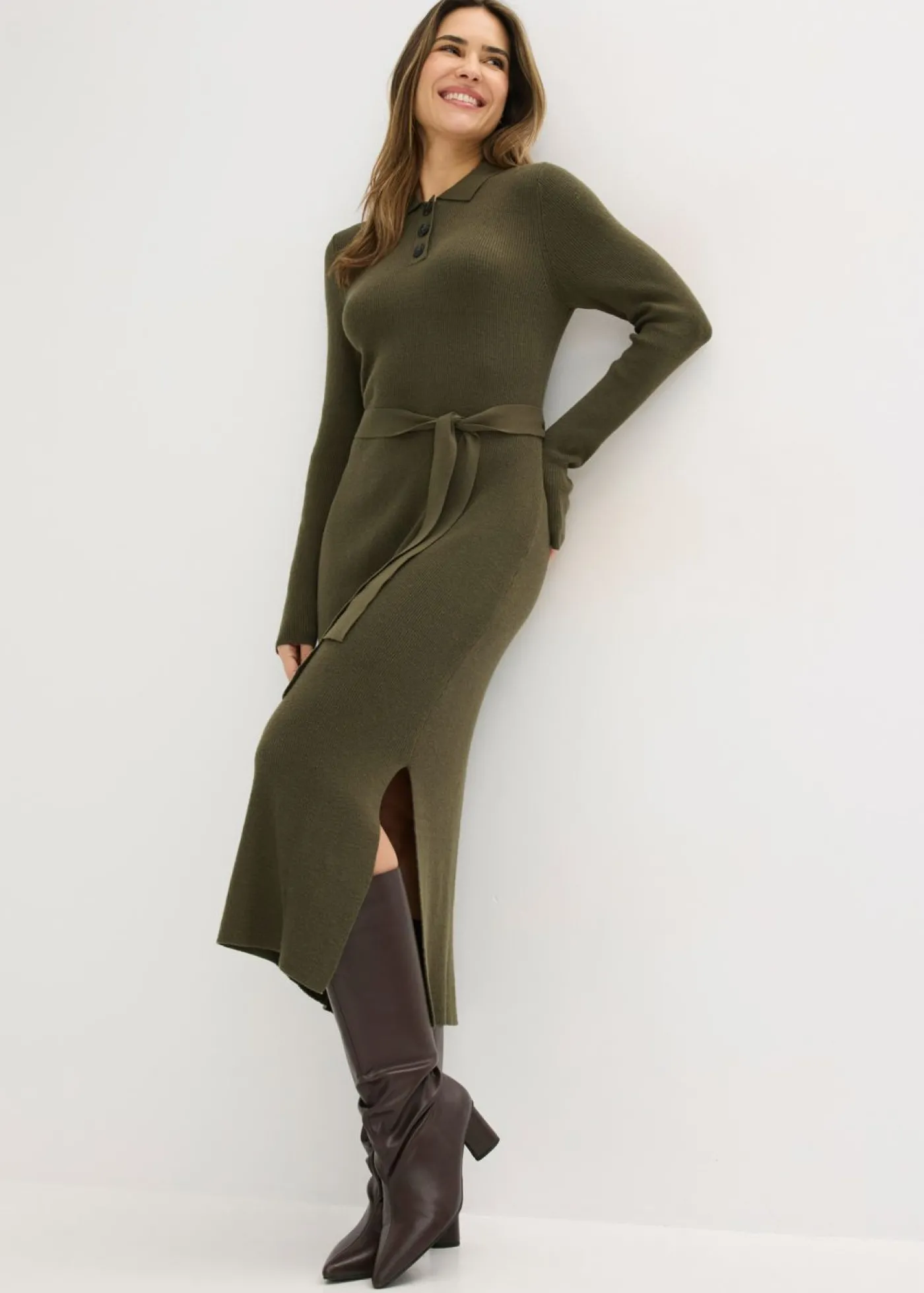 bonprix bonprix Vestido de punto acanalado de mezcla de viscosa Verde oliva oscuro