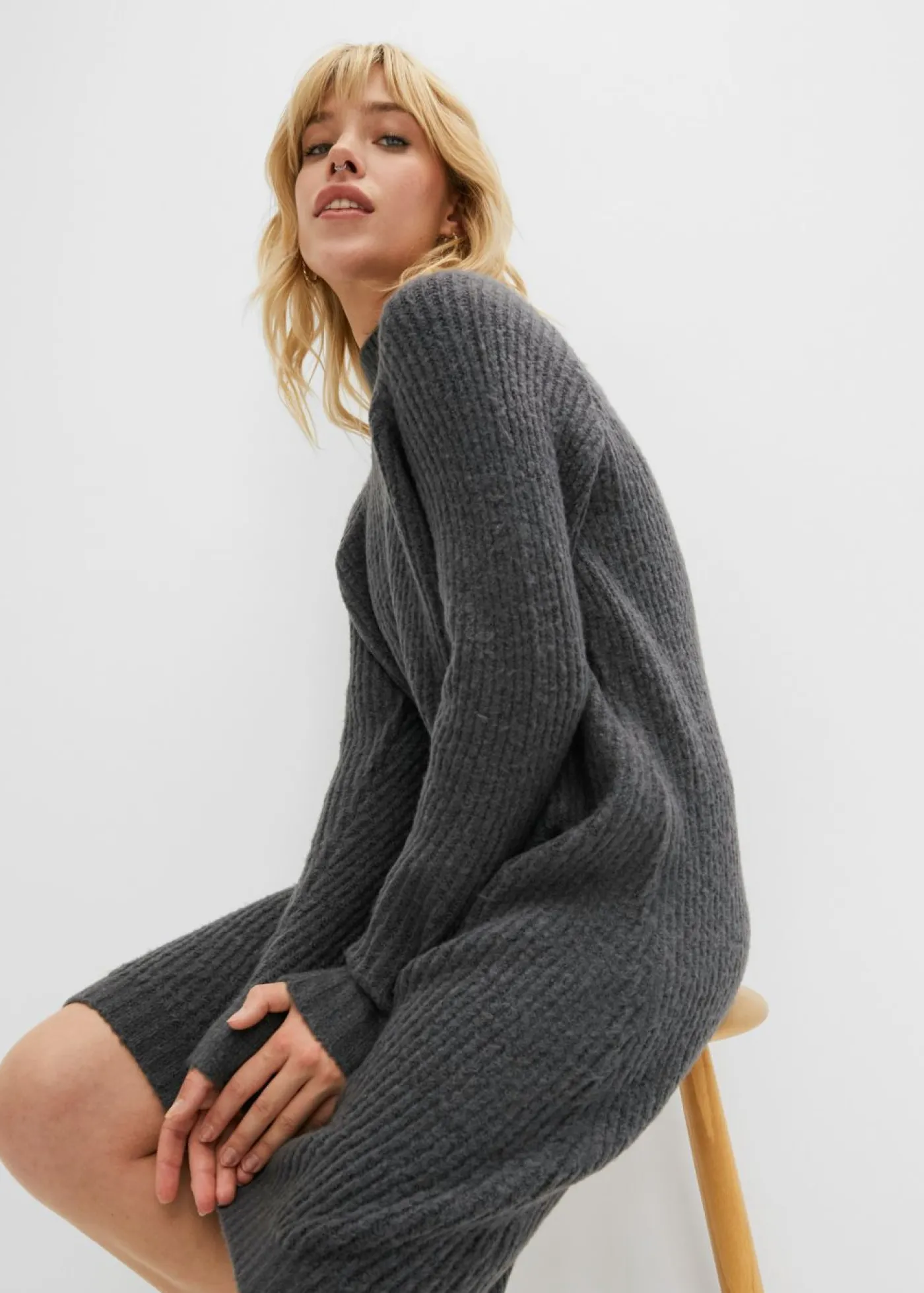 bonprix bonprix Vestido de punto con dobladillo asimétrico Antracita jaspeado Sale