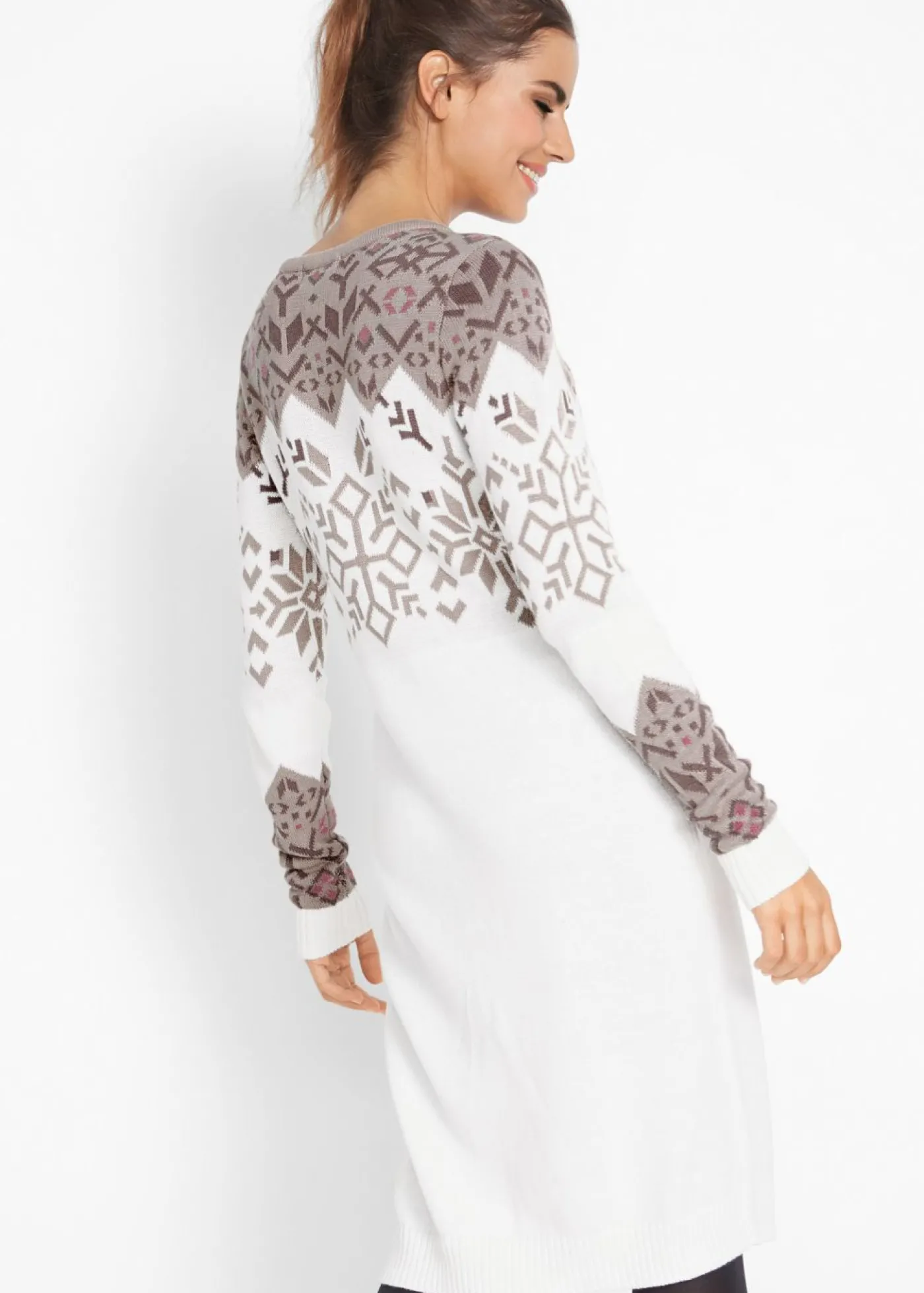 bonprix bonprix Vestido de punto con estampado invernal crema suave / piedra / marrón / baya mate