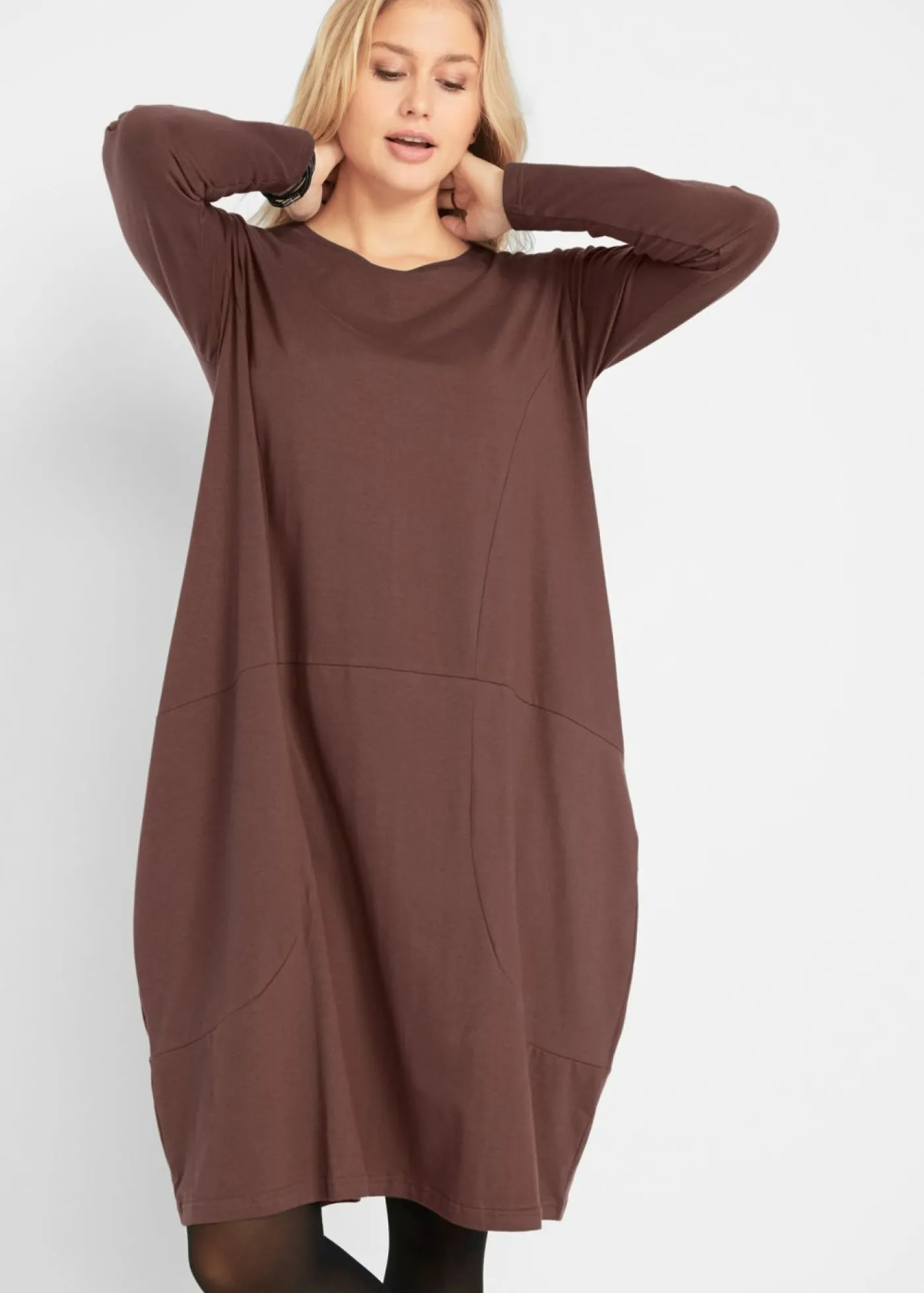 bonprix bonprix Vestido de punto con forma en O Marrón tierra Discount