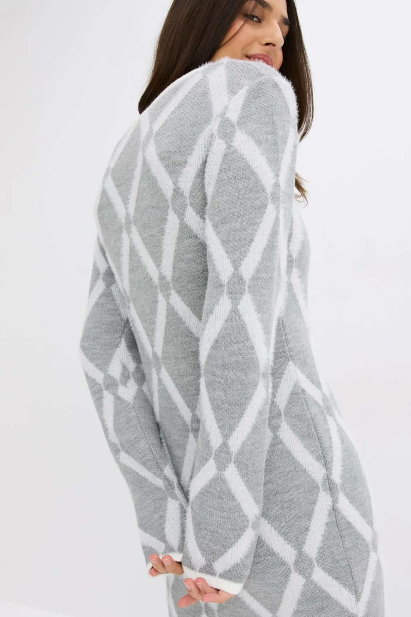 bonprix bonprix Vestido de punto de hilo metálico con estampado de rombos Gris claro jaspeado/blanco lana con estampado gráfico Best
